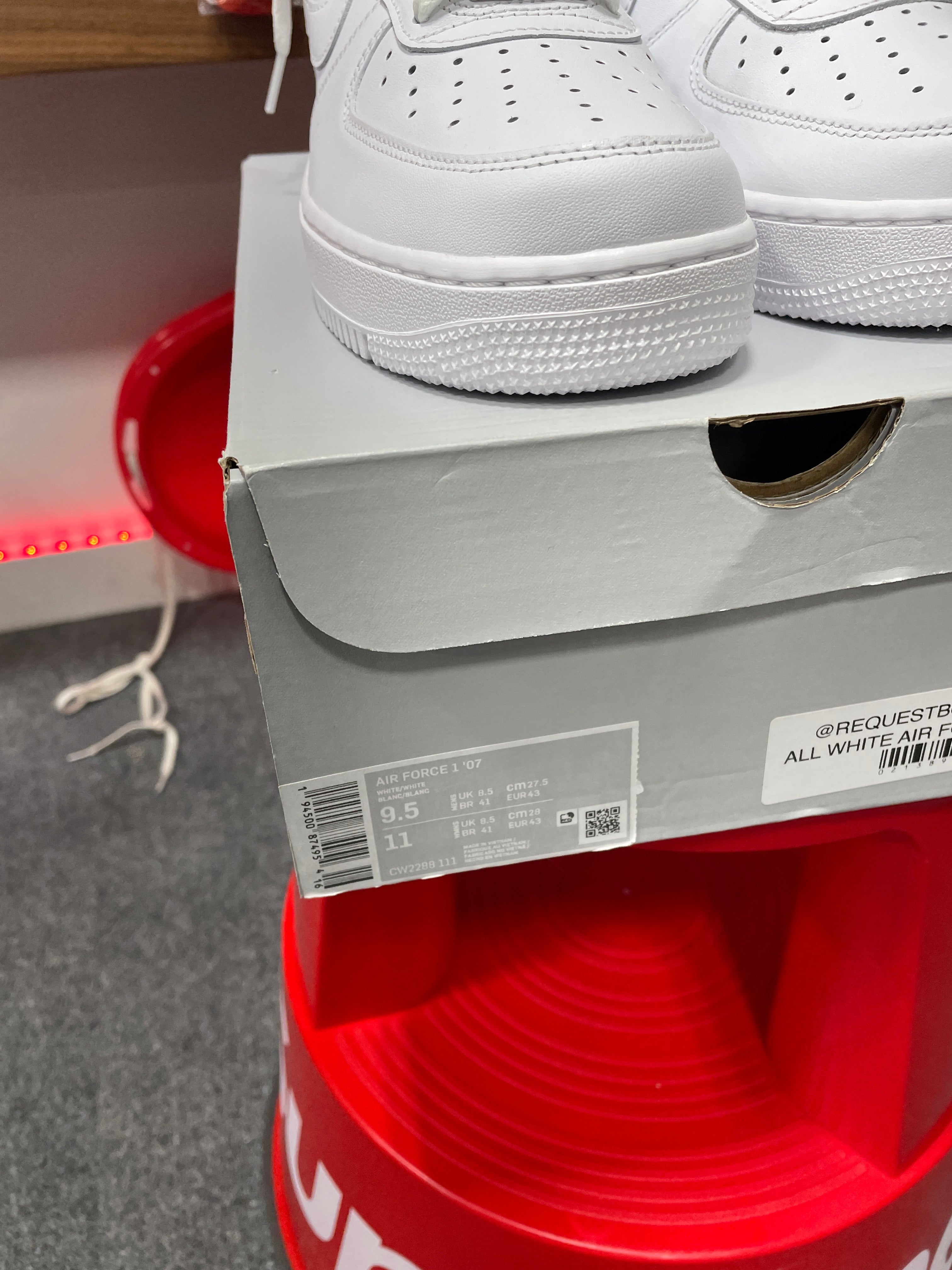 Nike Air Force 1 Low '07 White Sz 9.5
