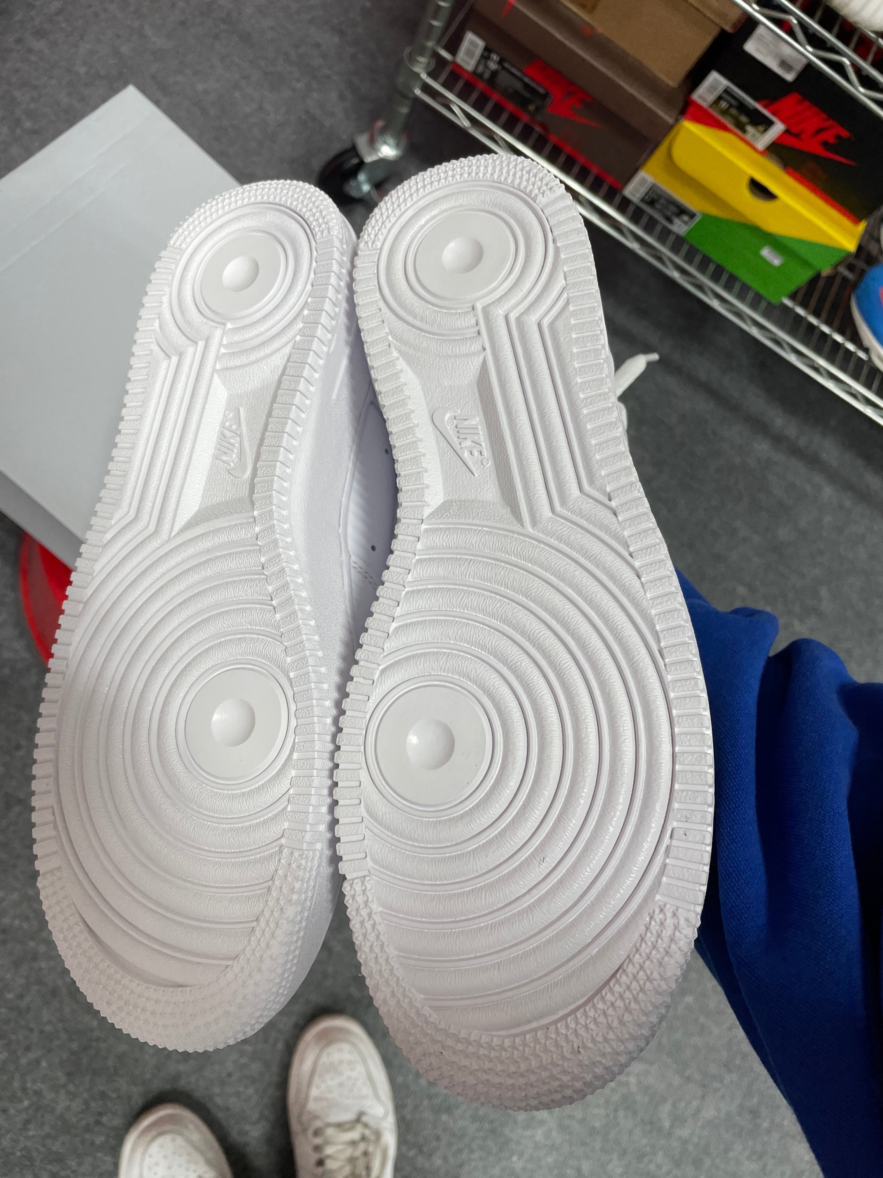 Nike Air Force 1 Low '07 White Sz 9.5