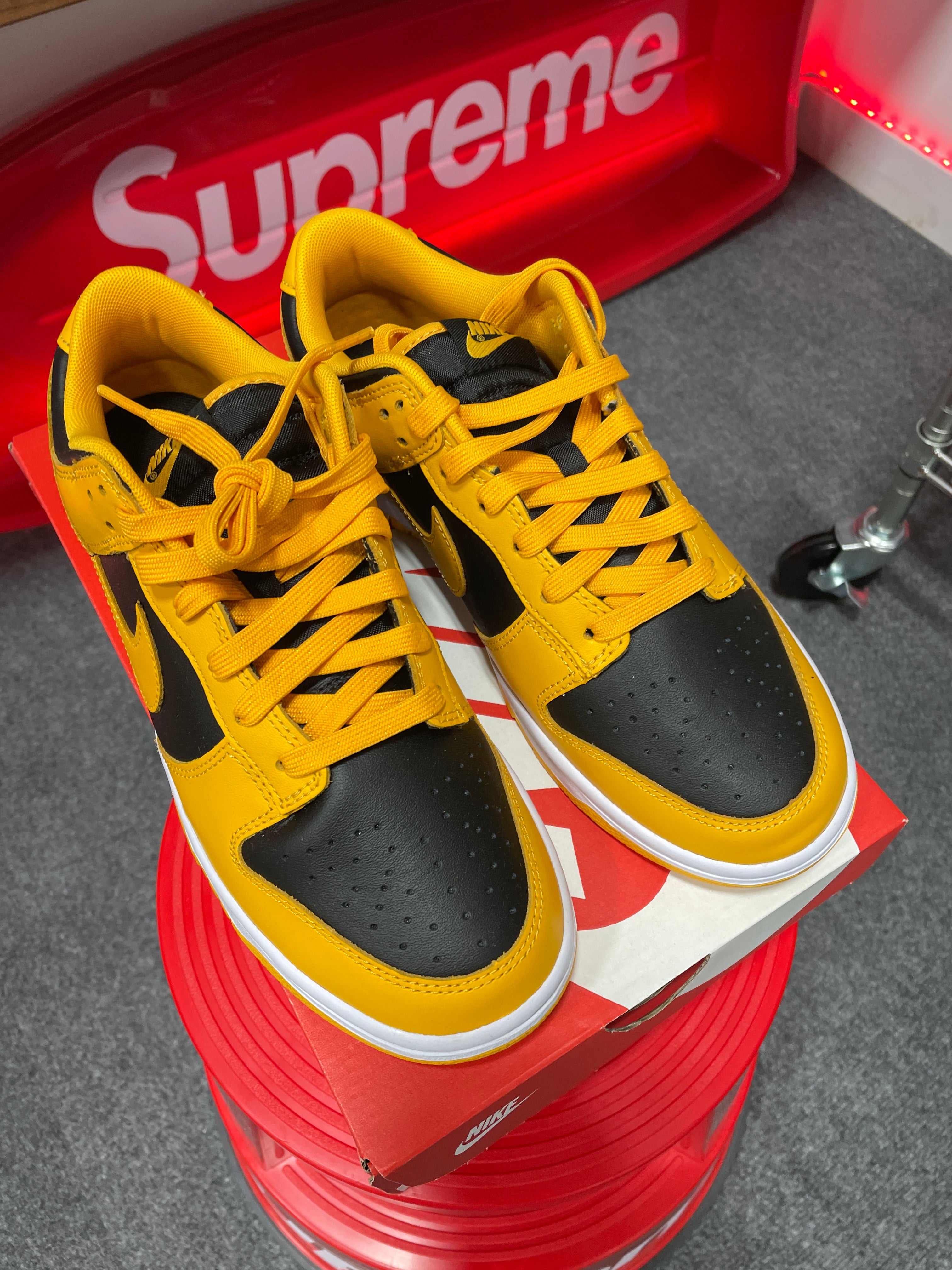 Nike Dunk Low Championship Goldenrod Sz 8.5
