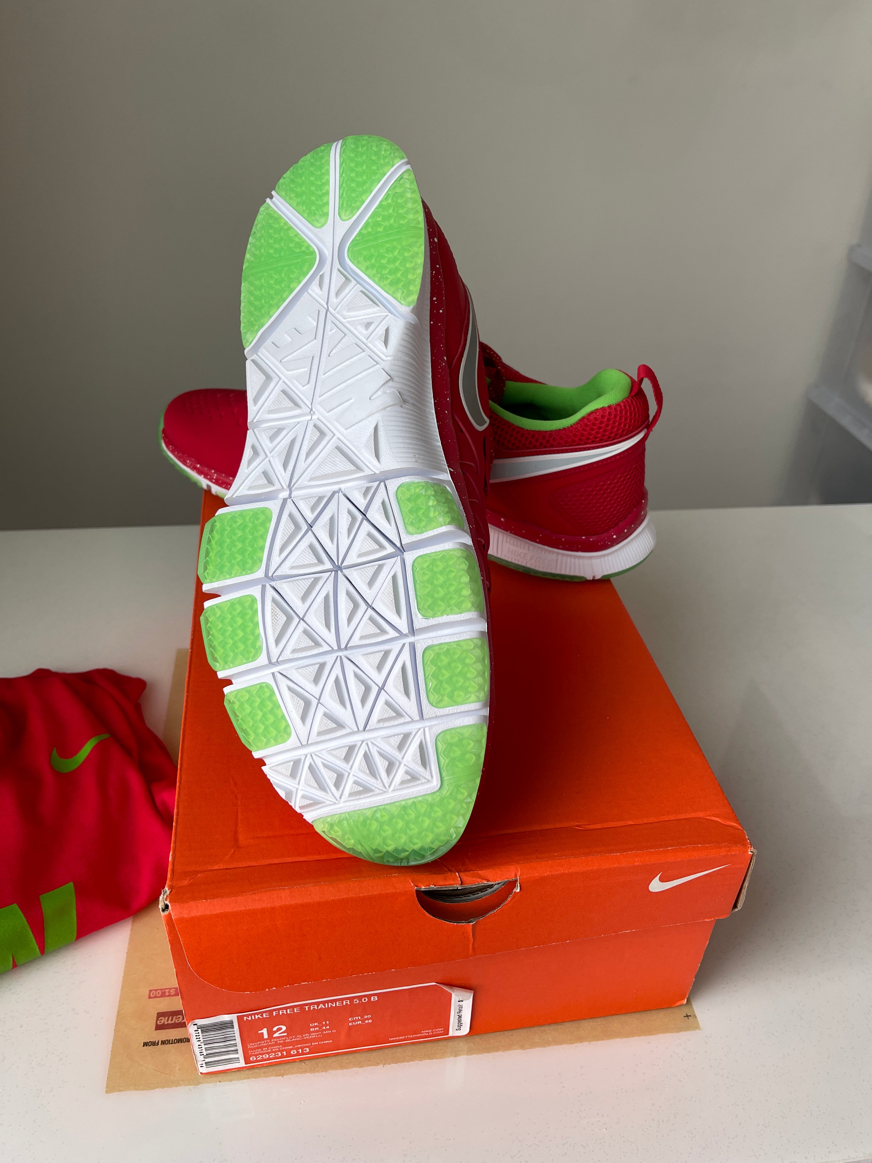 Nike Free Trainer Sample With T-Shirt Sz 12/XL