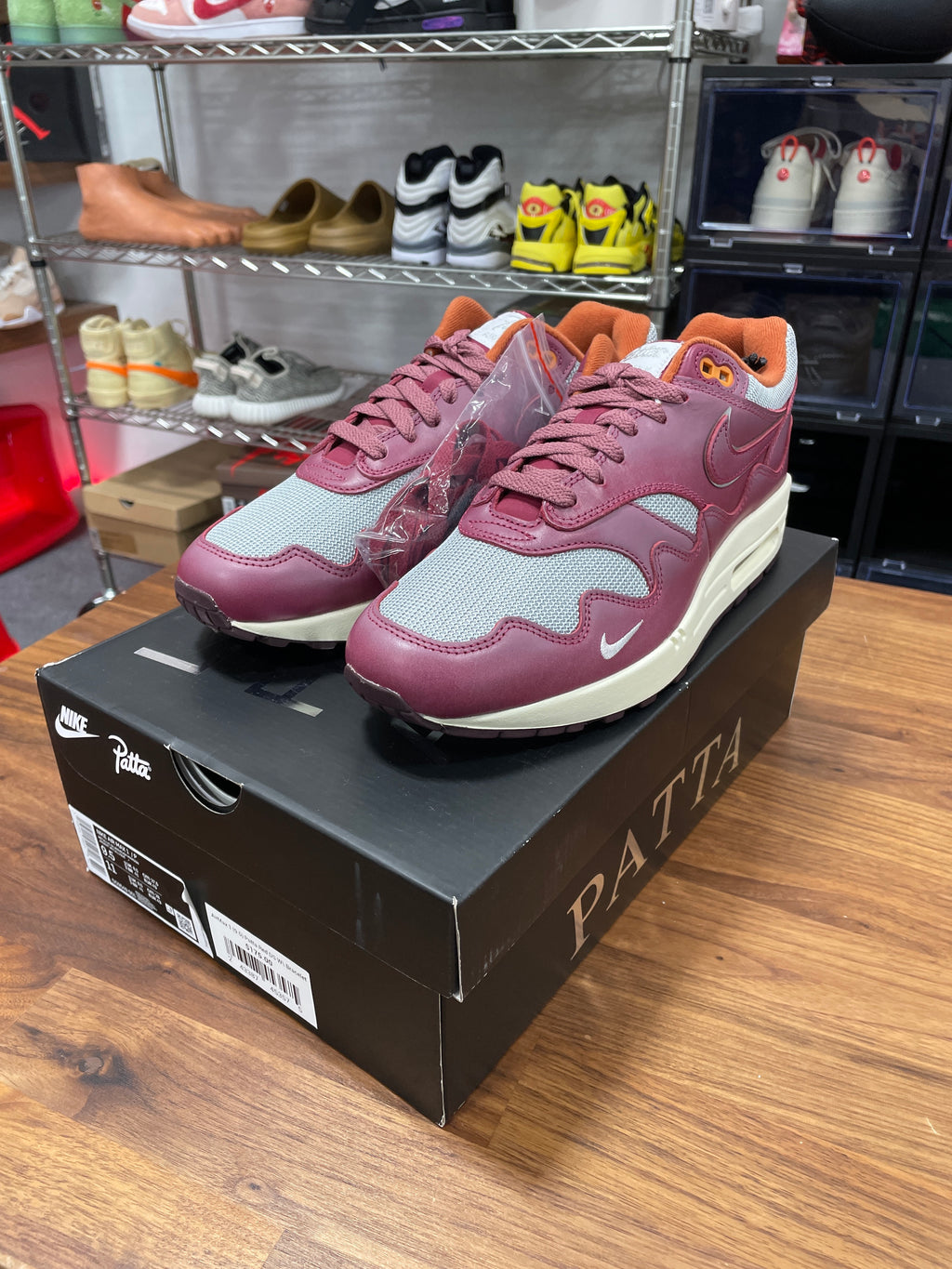 Nike Air Max 1 Patta Maroon Sz 9.5