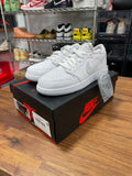 Jordan 1 Low OG Neutral Grey Sz 7 (M) WMNS 8.5