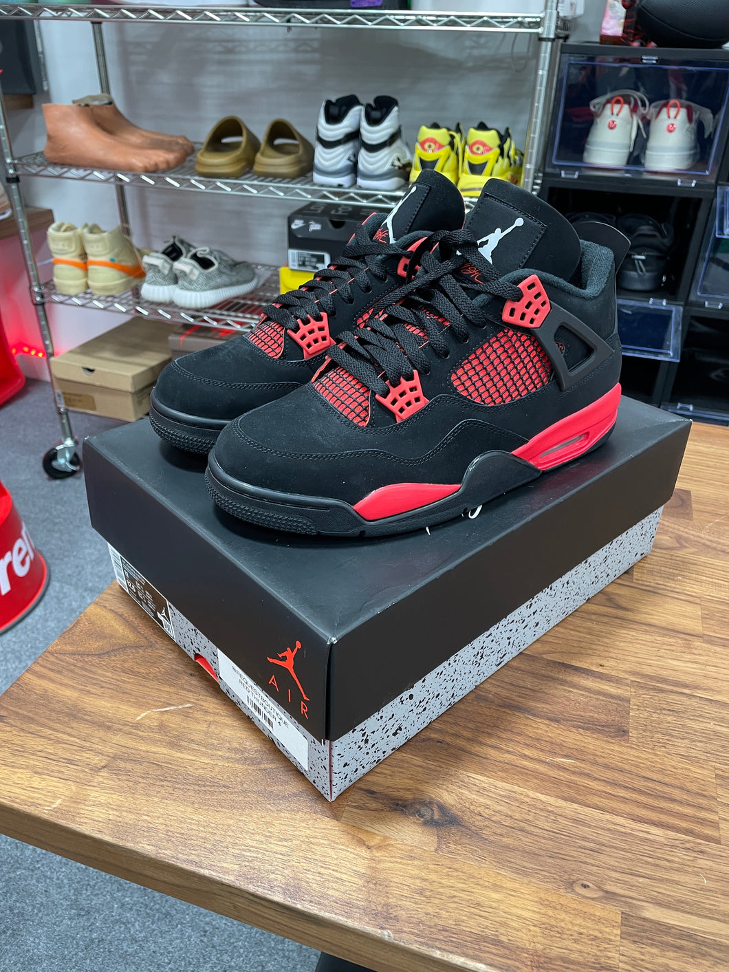 Jordan 4 Red Thunder Sz 11