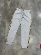 Load image into Gallery viewer, Burberry Sweatpants Sz M
