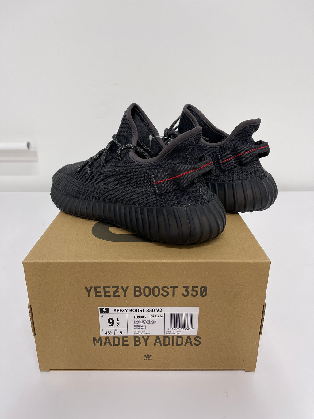 Yeezy 350 V2 Black Sz 9.5
