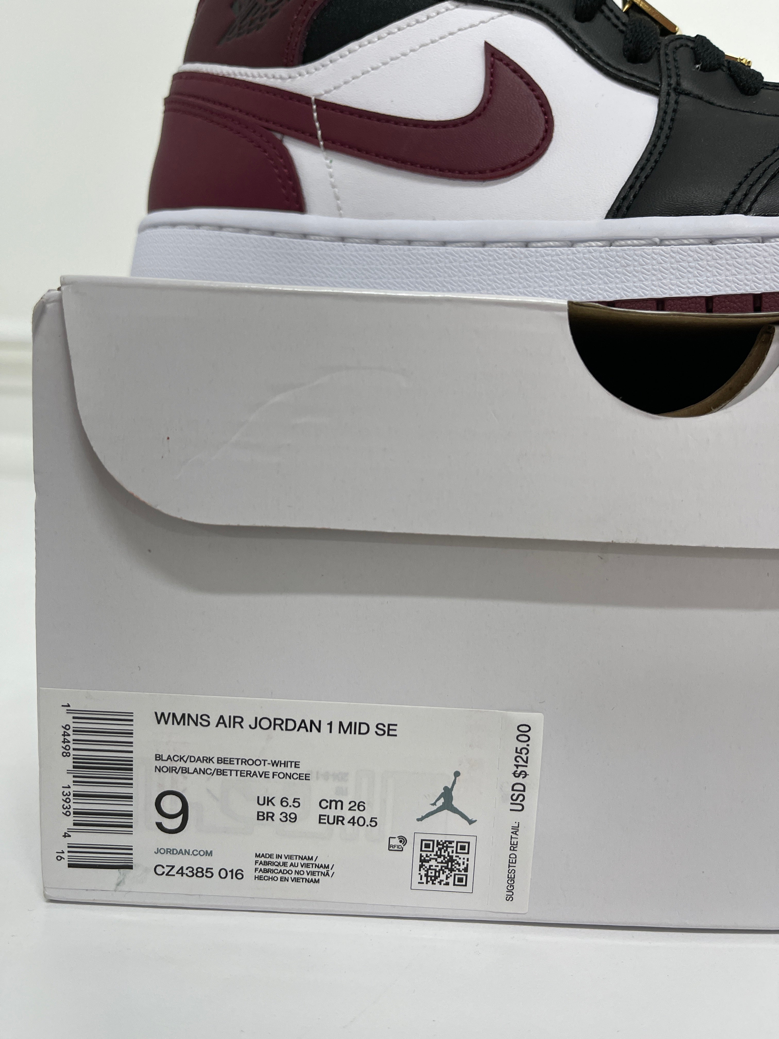 Nike Air Jordan 1 Mid WMNS Sz 9