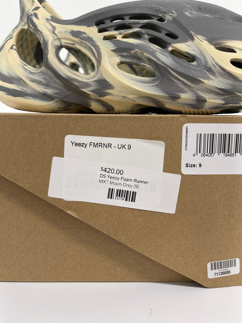 Yeezy Foam Runner MXT Moon Gray Sz 9