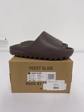Load image into Gallery viewer, Yeezy Slide Soot Sz 8
