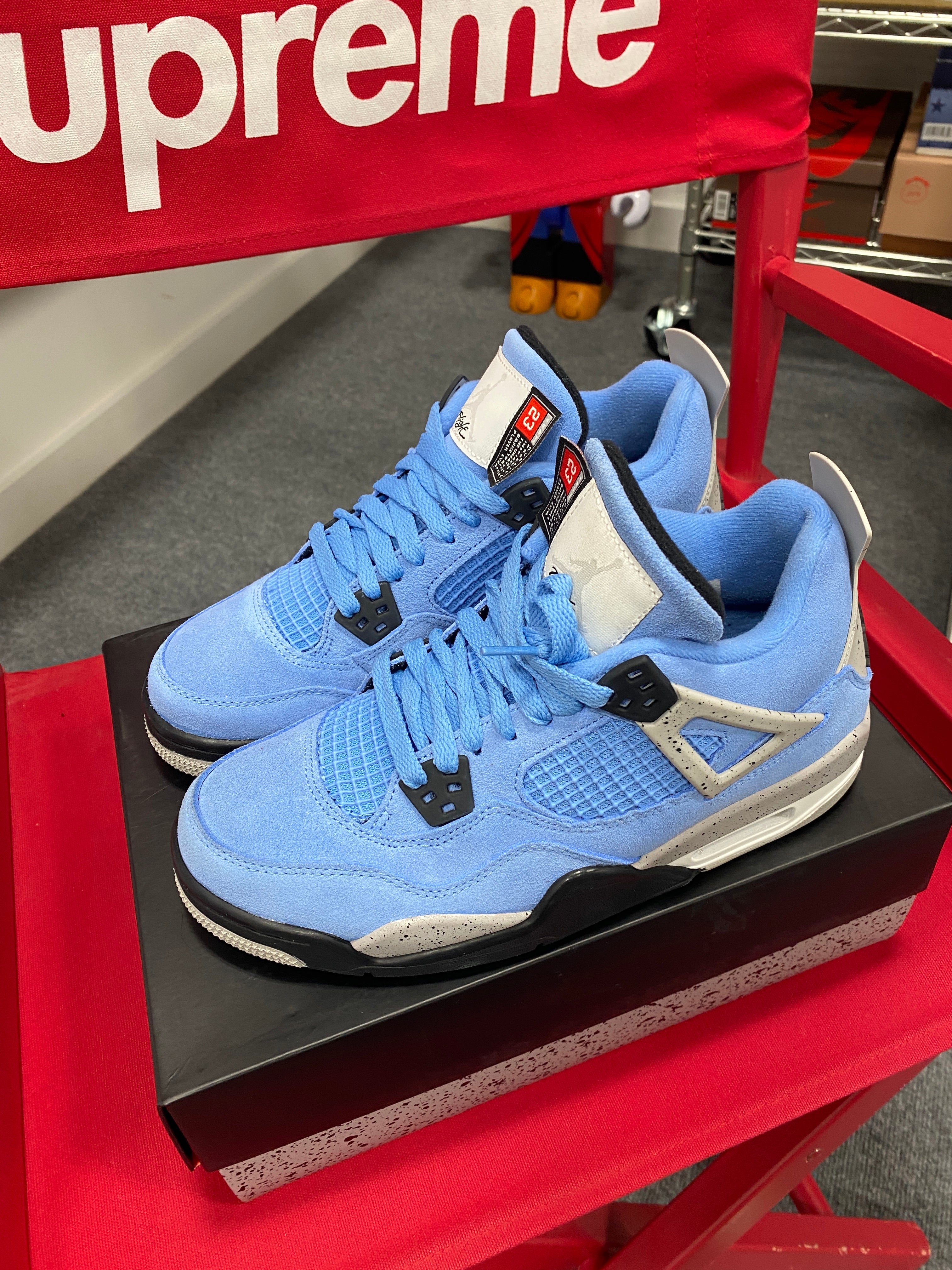Jordan 4 Retro University Blue Sz 6.5Y