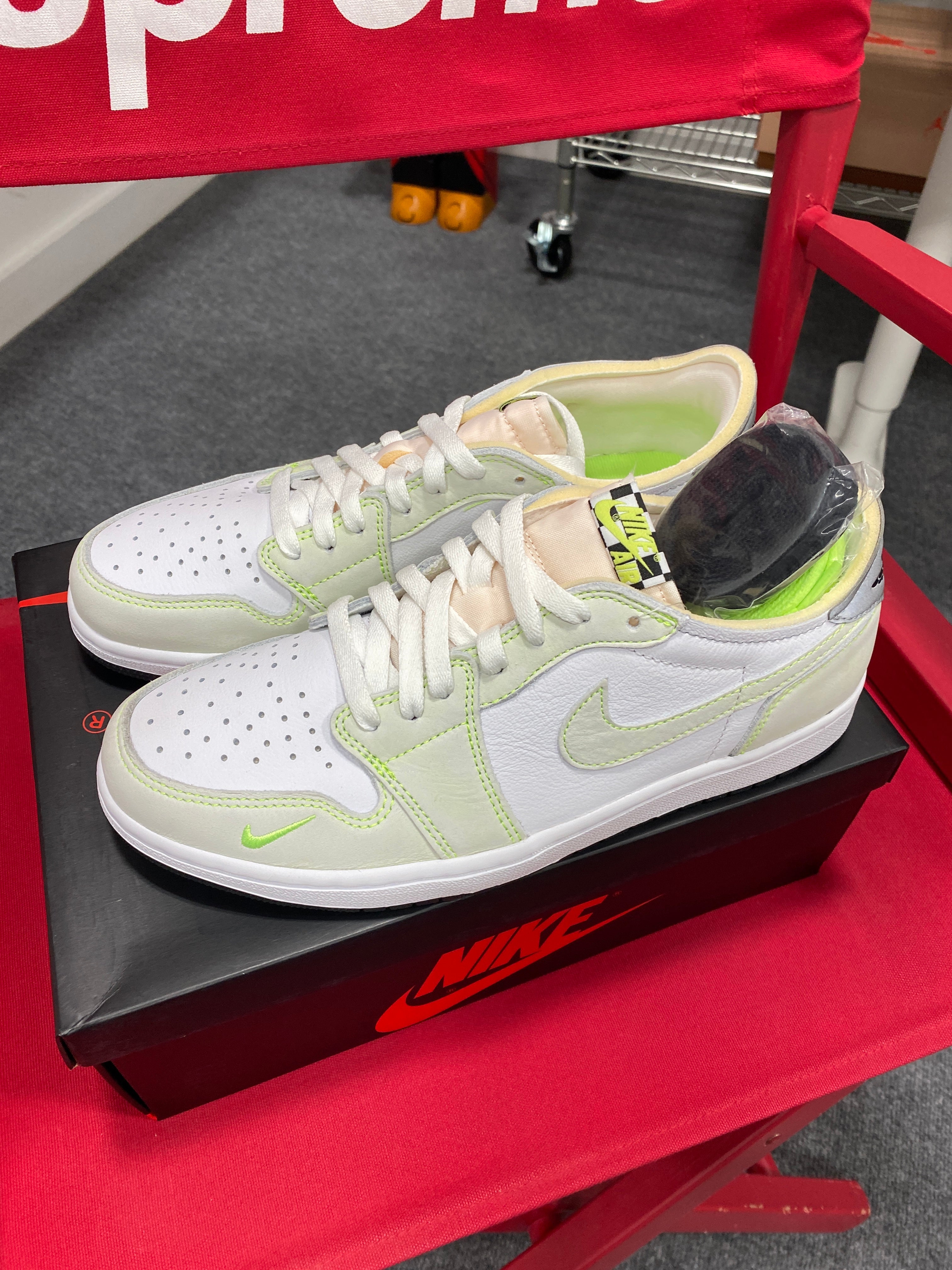 Jordan 1 Low Ghost Green Black Sz 9