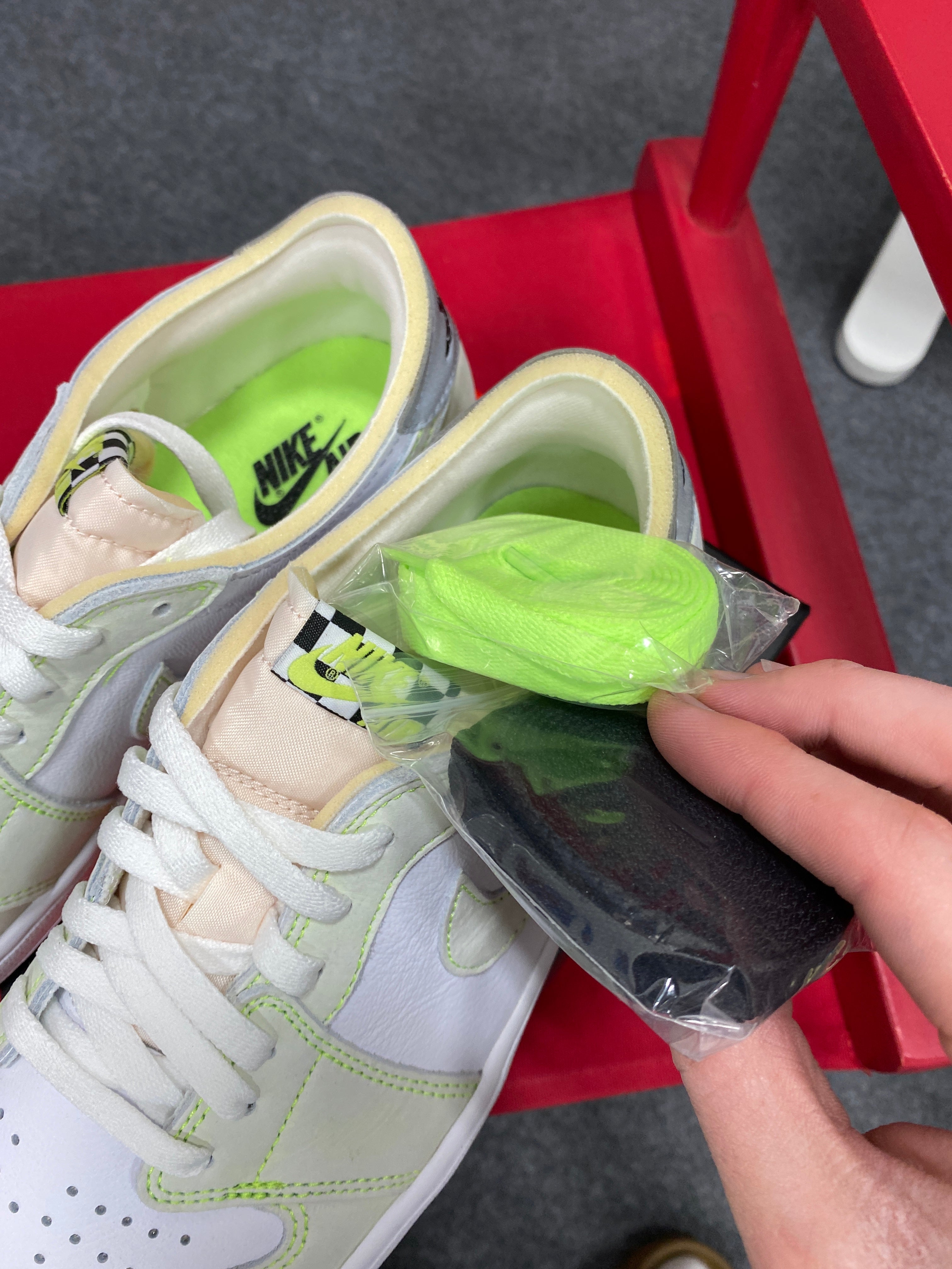 Jordan 1 Low Ghost Green Black Sz 9