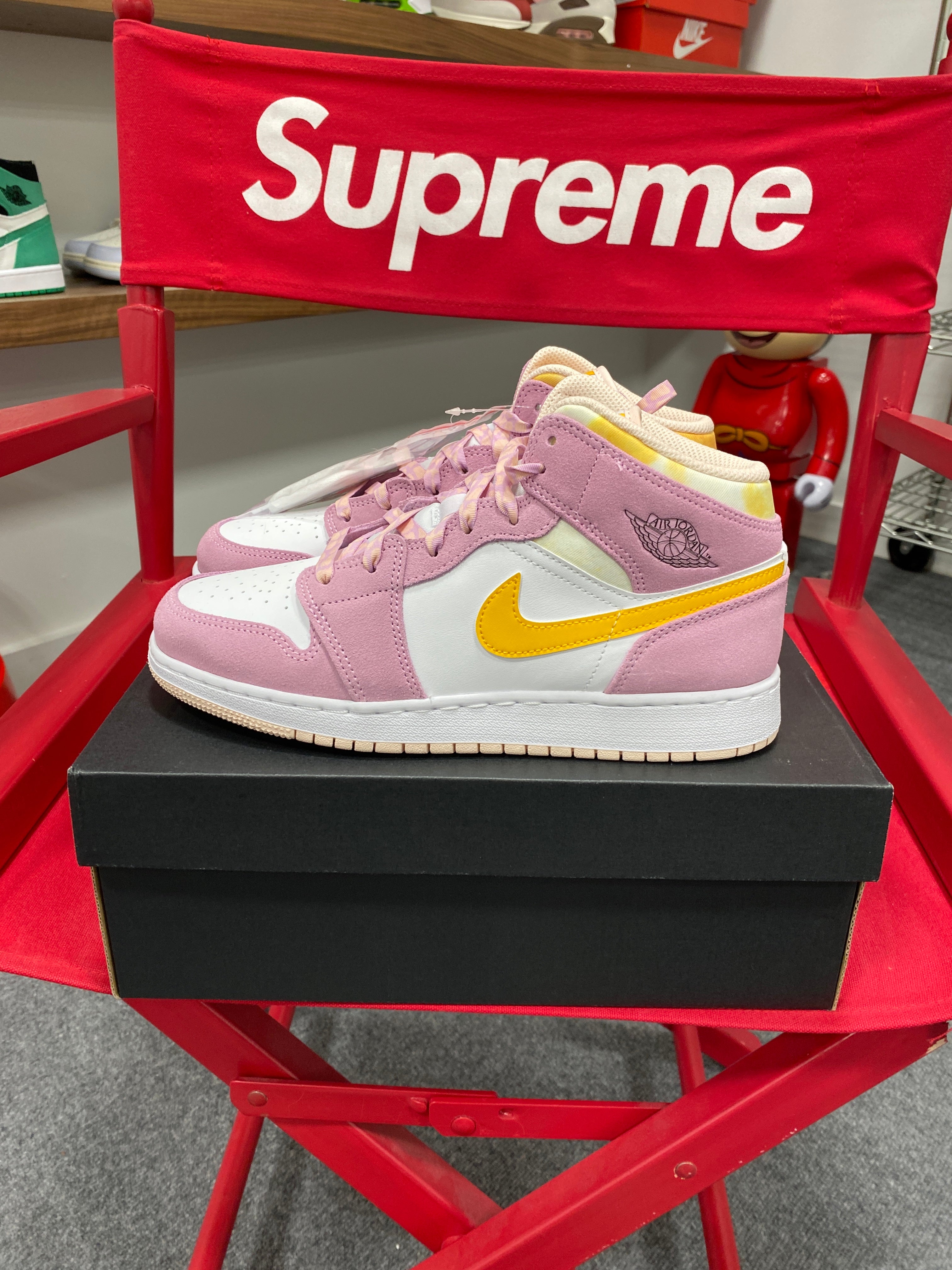 Jordan 1 Mid SE Arctic Pink (GS) Sz 7Y