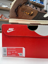 Load image into Gallery viewer, Nike Dunk High Bodega Sz 11
