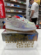 Load image into Gallery viewer, Nike SB Dunk Low Holy Grail Sz 8
