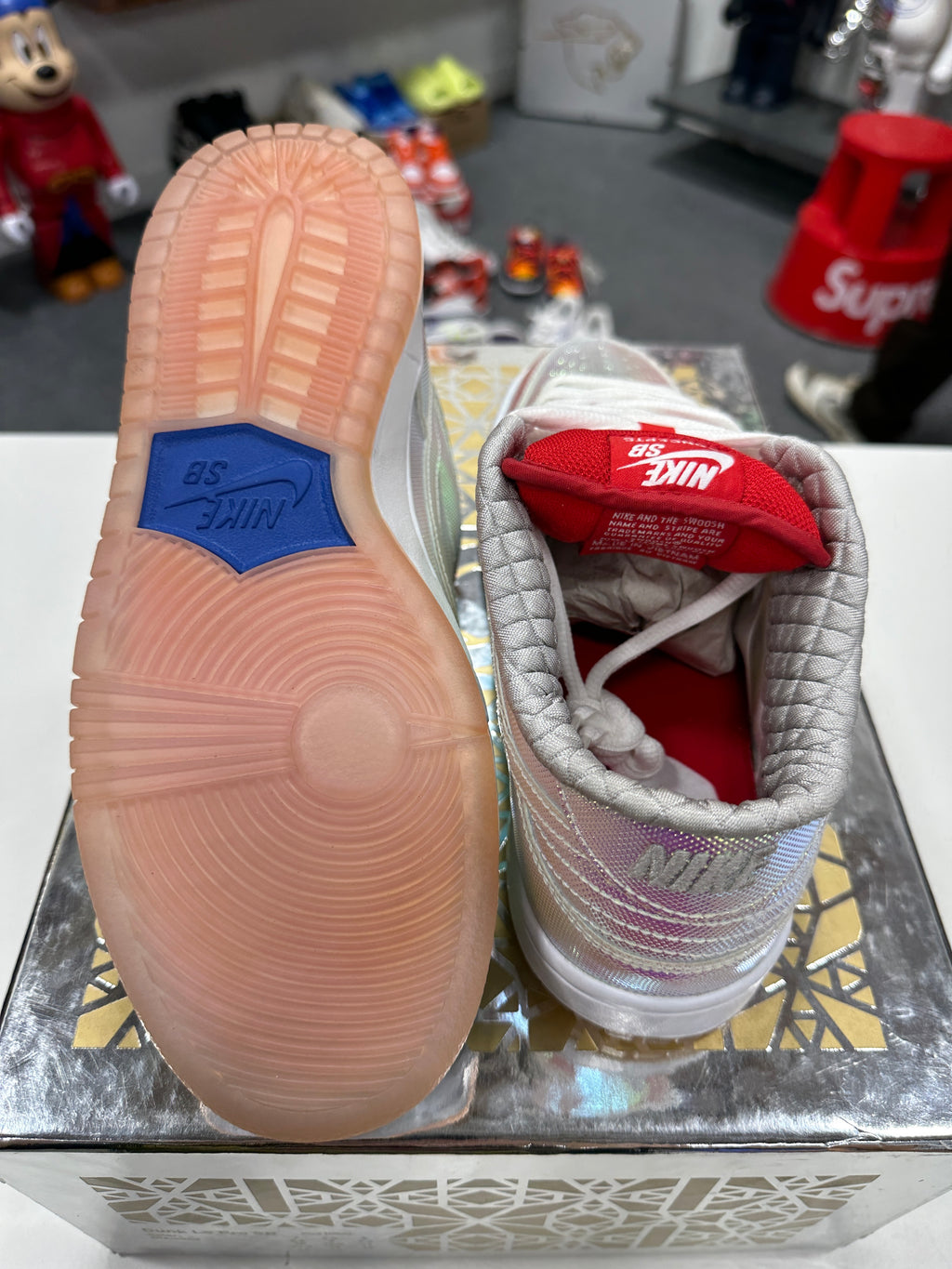 Nike SB Dunk Low Holy Grail Sz 8