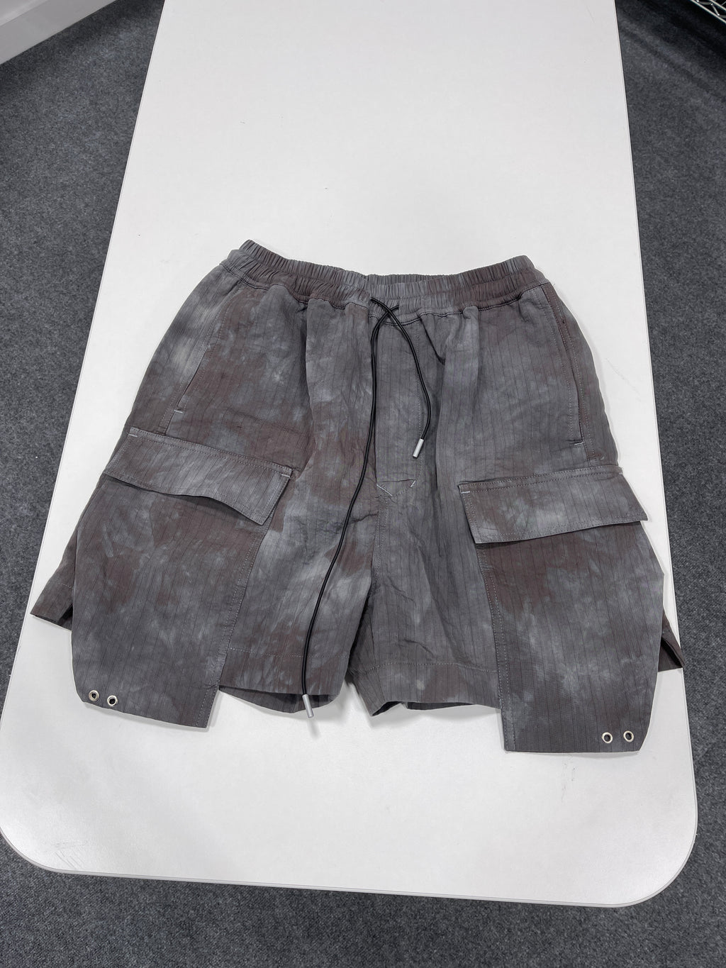 Club Paradise Shorts Sz M - Grey
