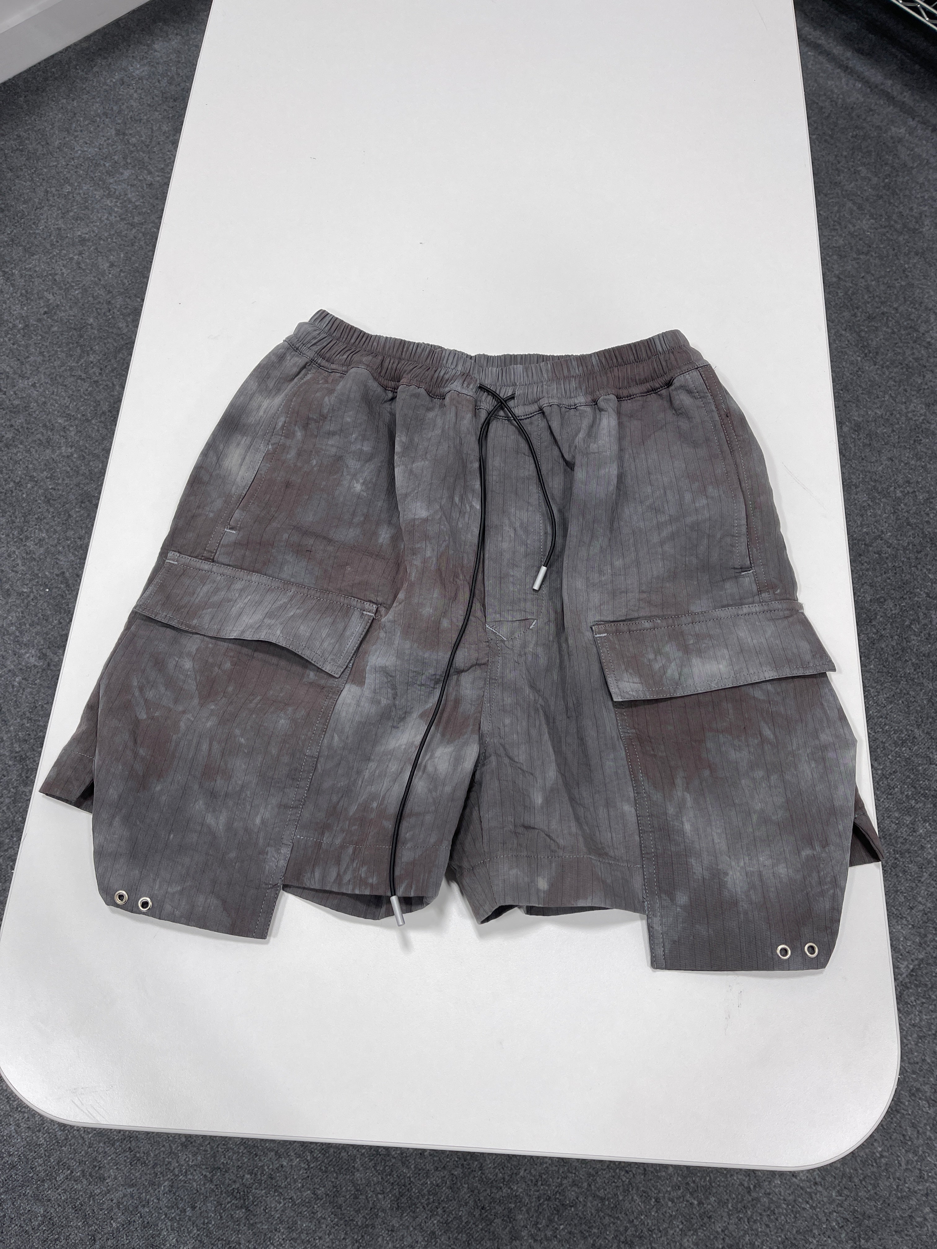 Club Paradise Shorts Sz M - Grey
