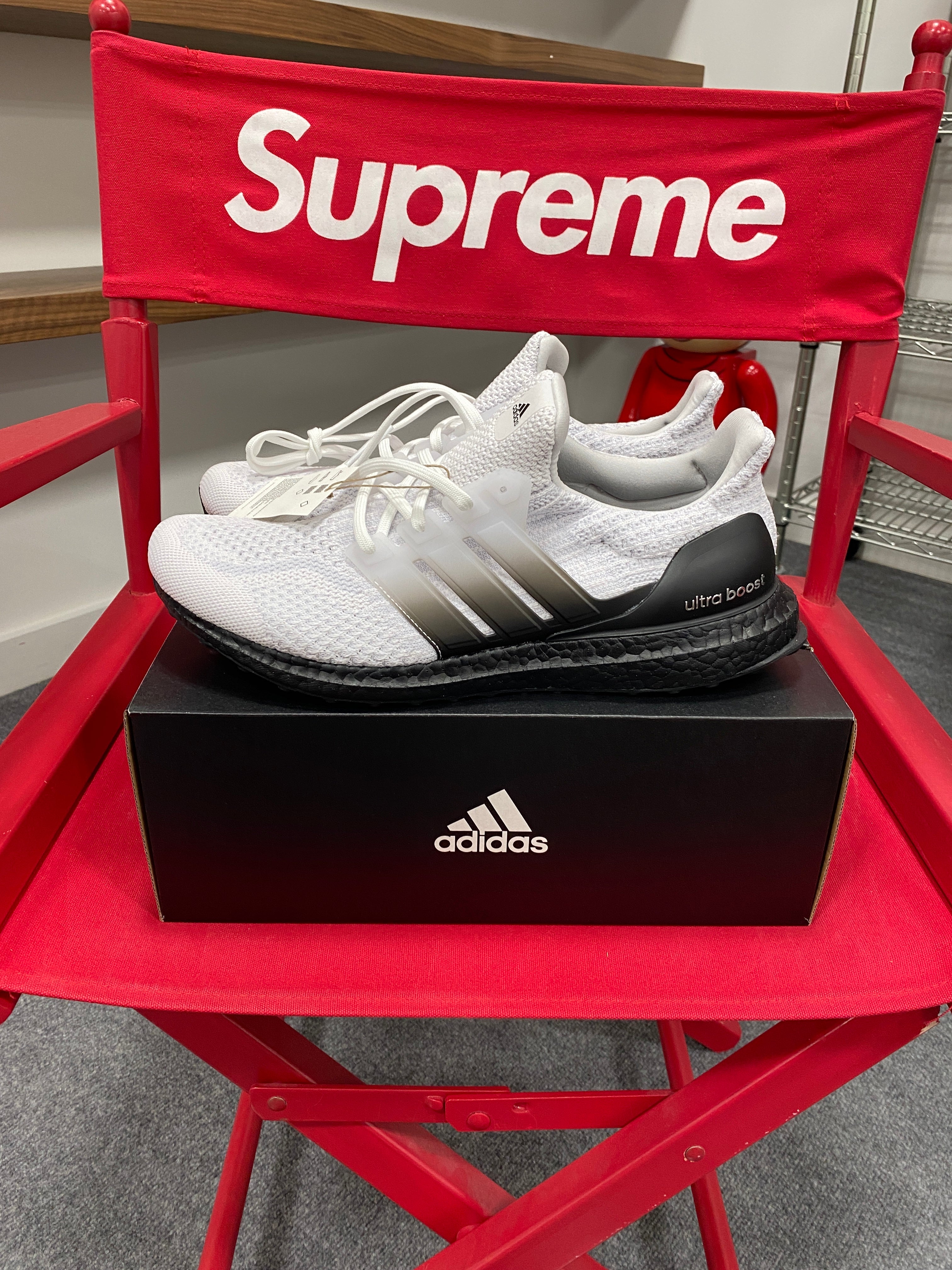 adidas Ultra Boost 5.0 Gradient Sz 11