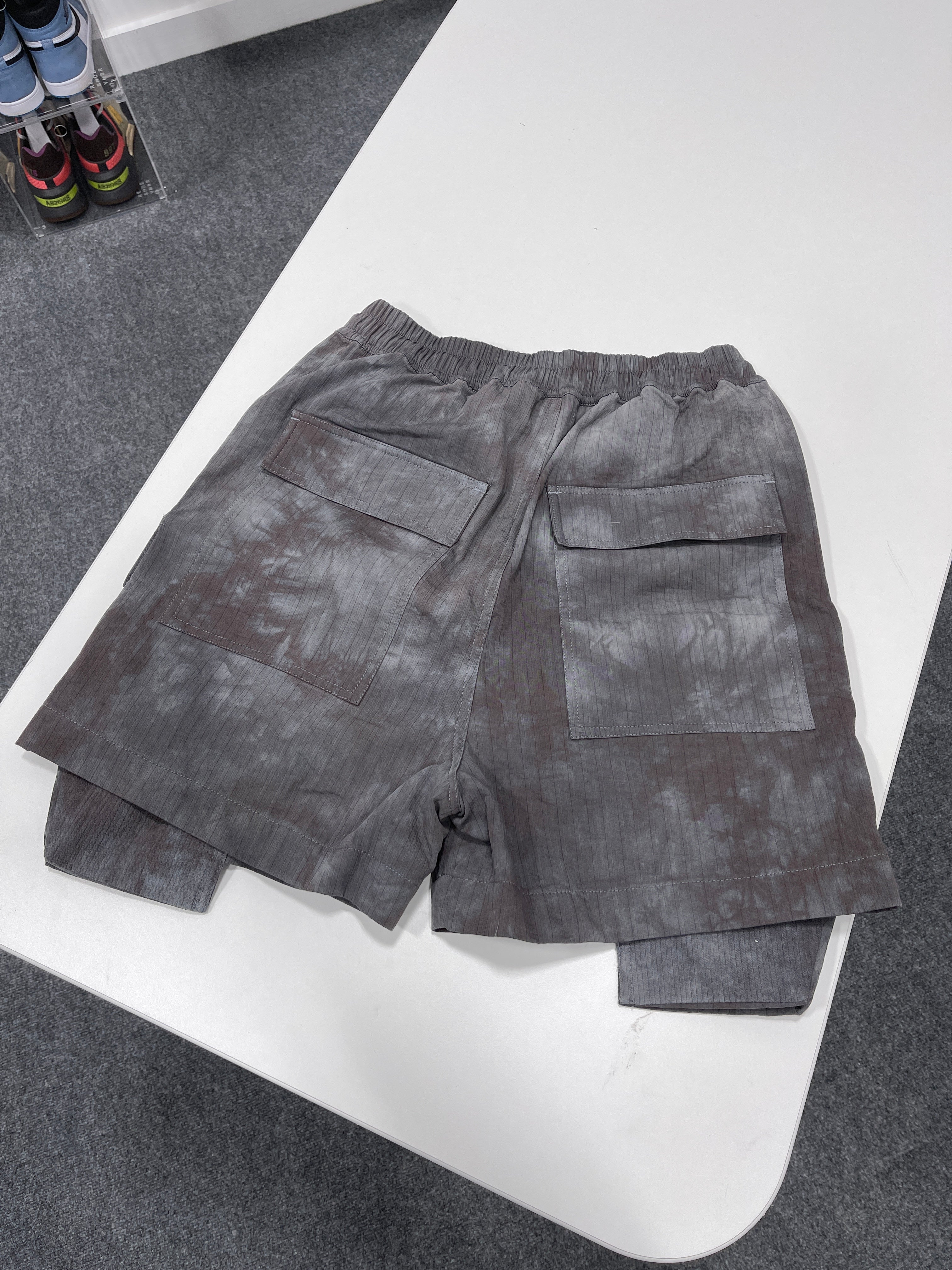Club Paradise Shorts Sz M - Grey