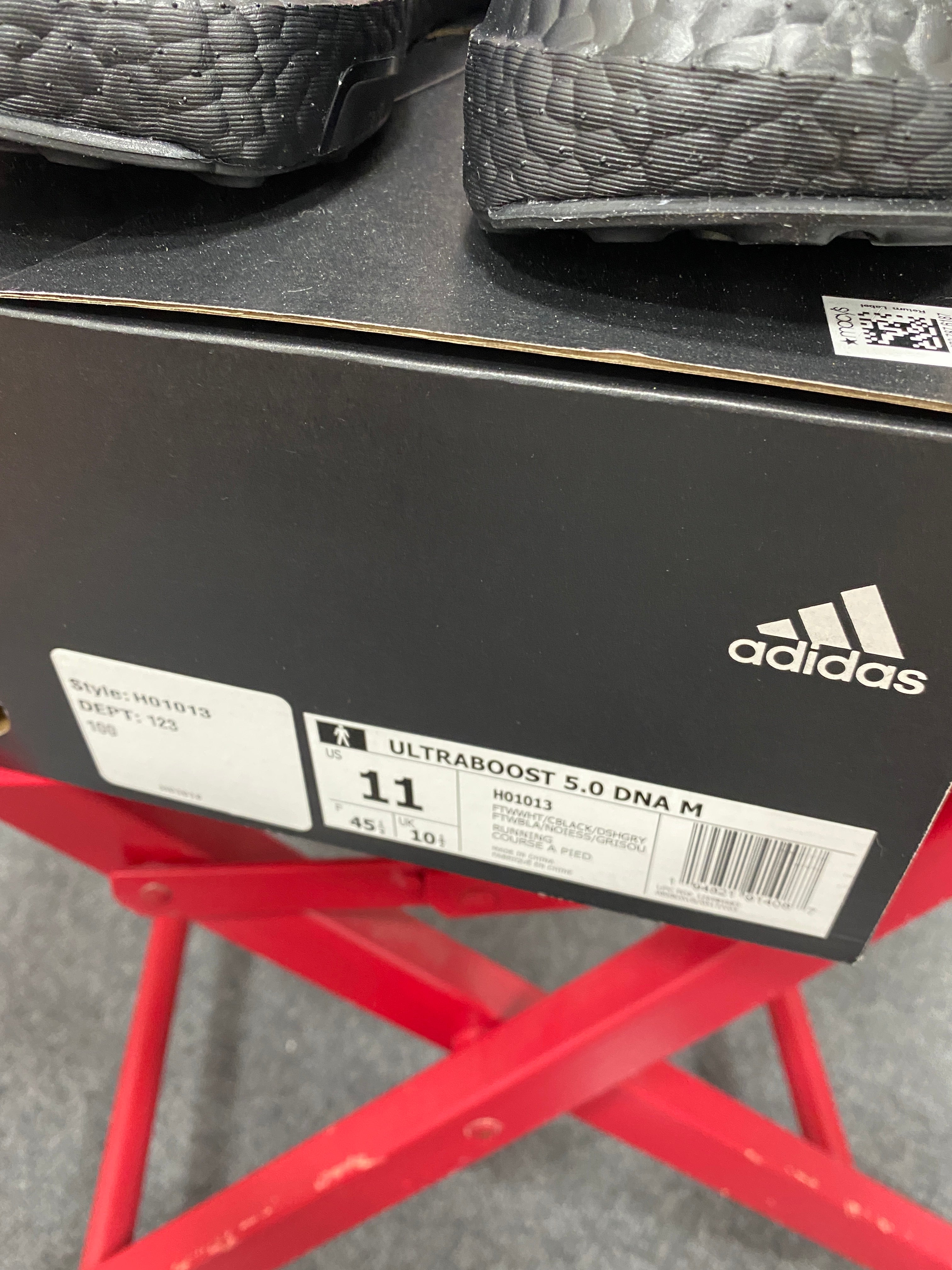 adidas Ultra Boost 5.0 Gradient Sz 11