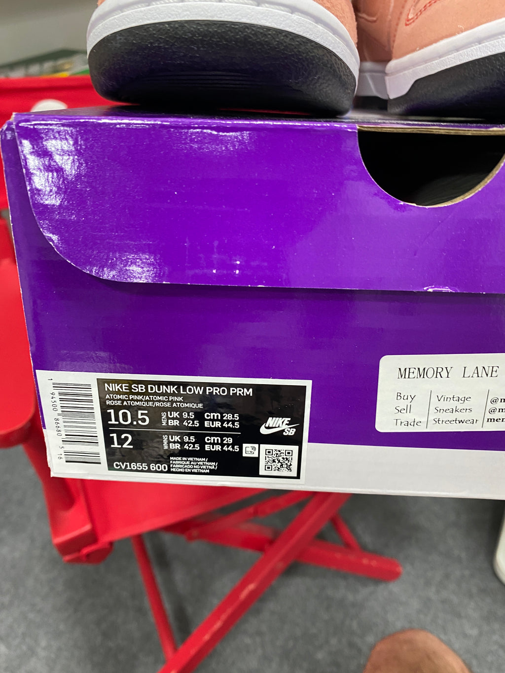 Nike SB Dunk Low Pink Pig Sz 10.5