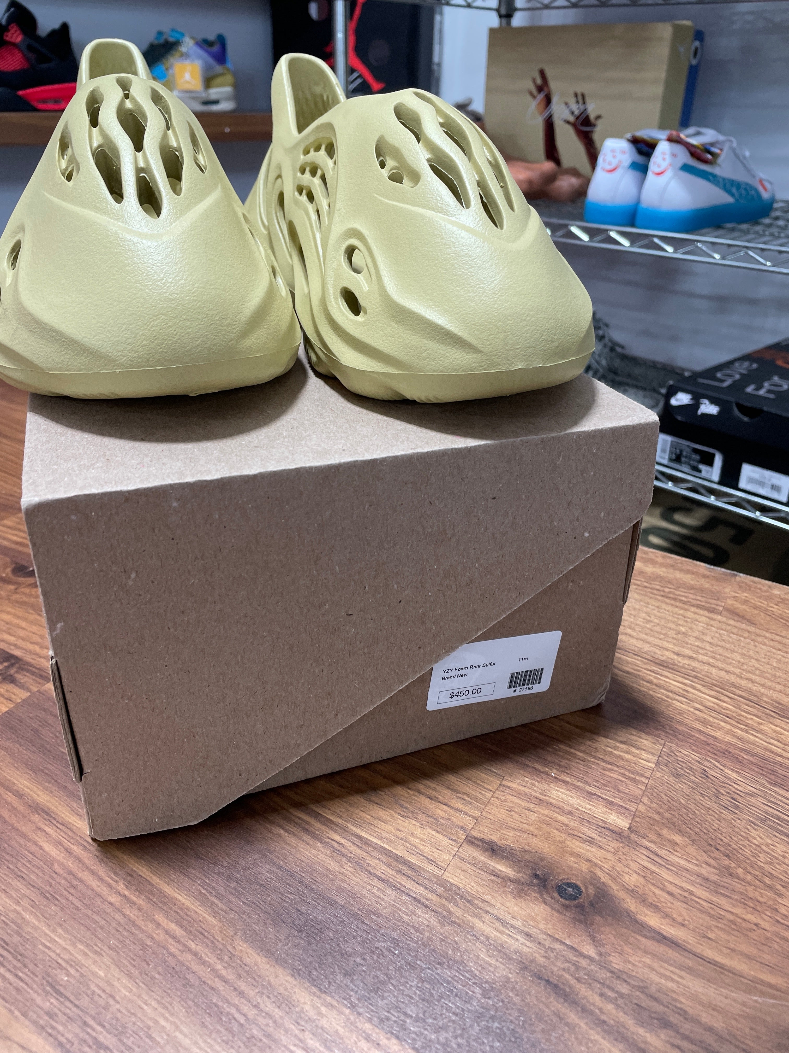 adidas Yeezy Foam RNNR Sulfur Sz 9