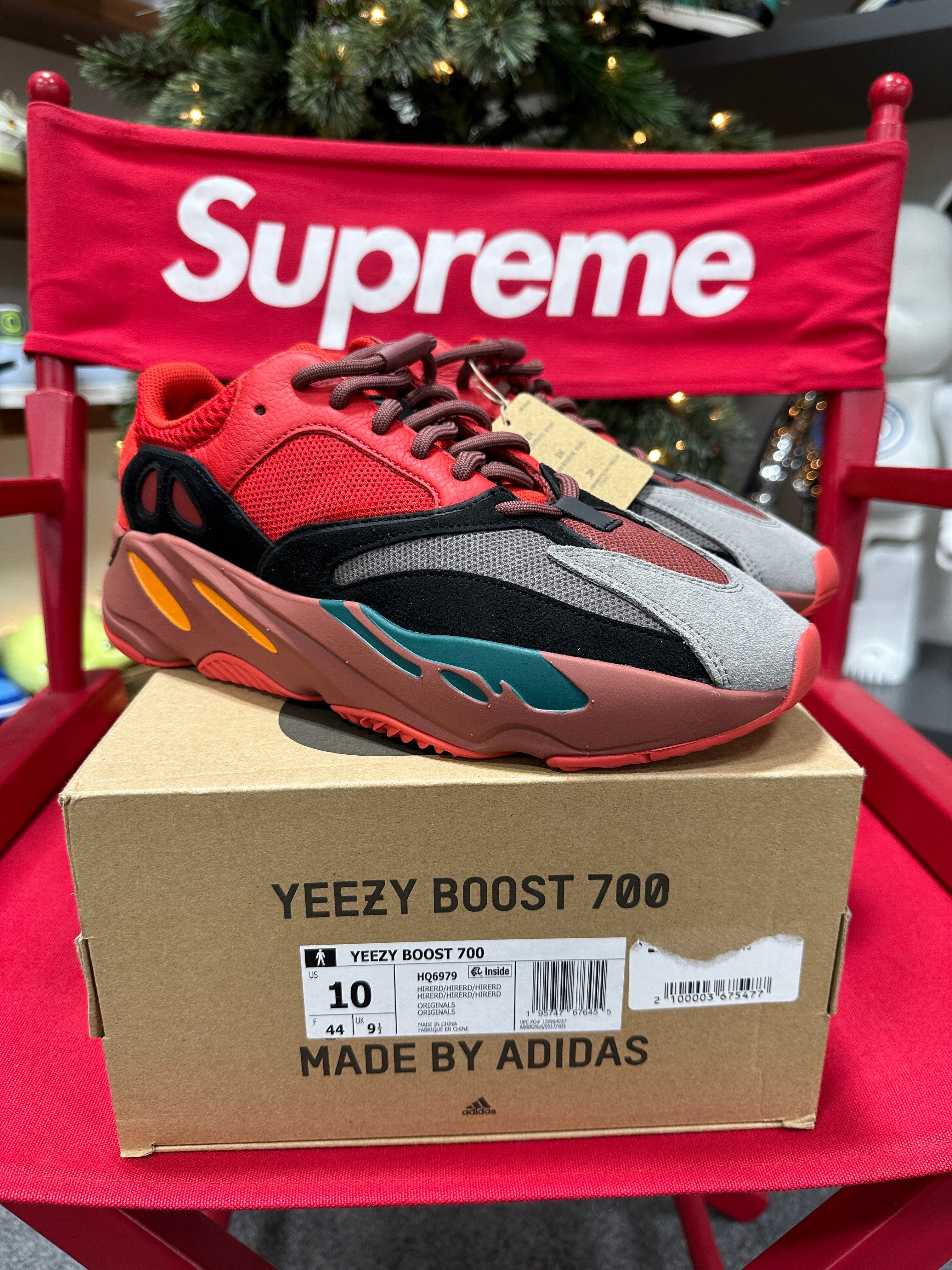 Yeezy 700 Hi-Res Red Sz 10