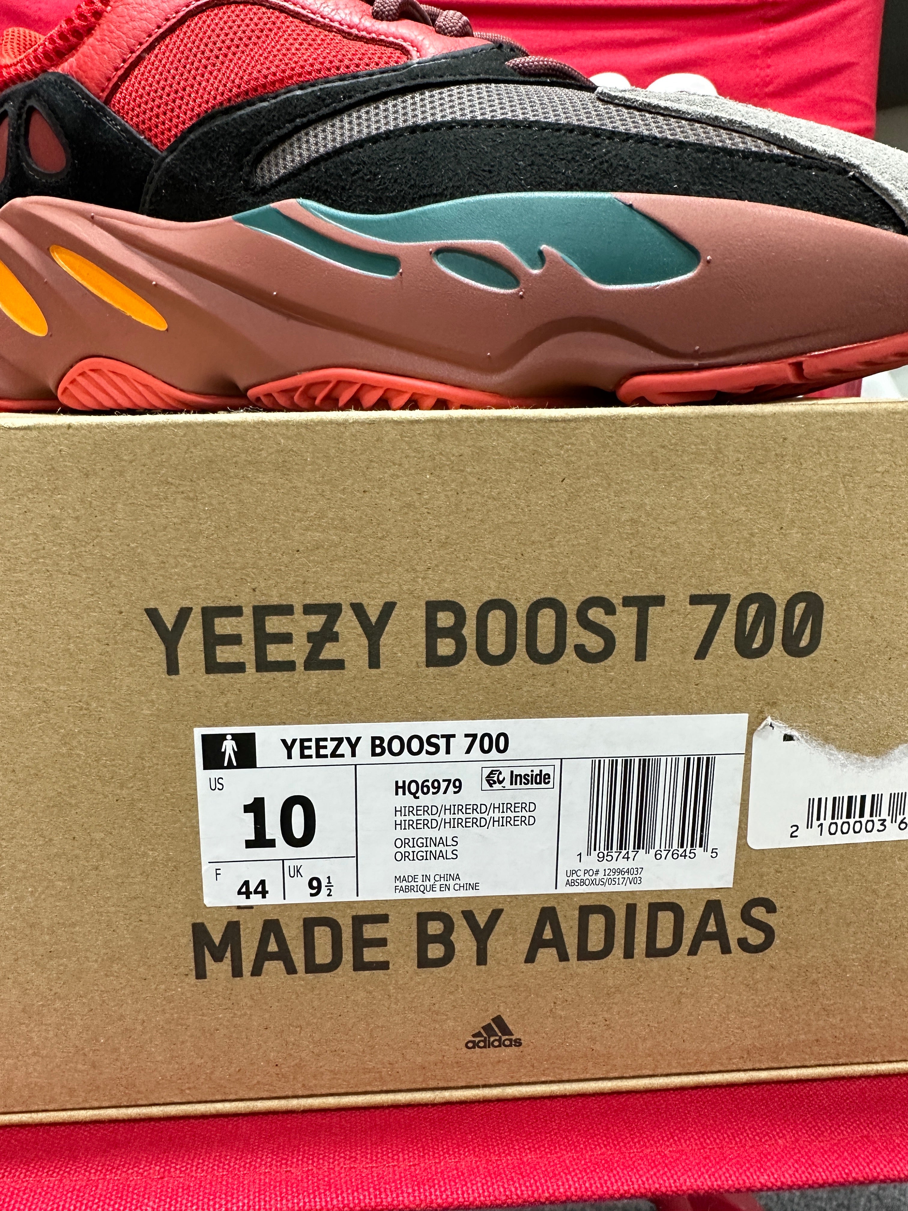 Yeezy 700 Hi-Res Red Sz 10
