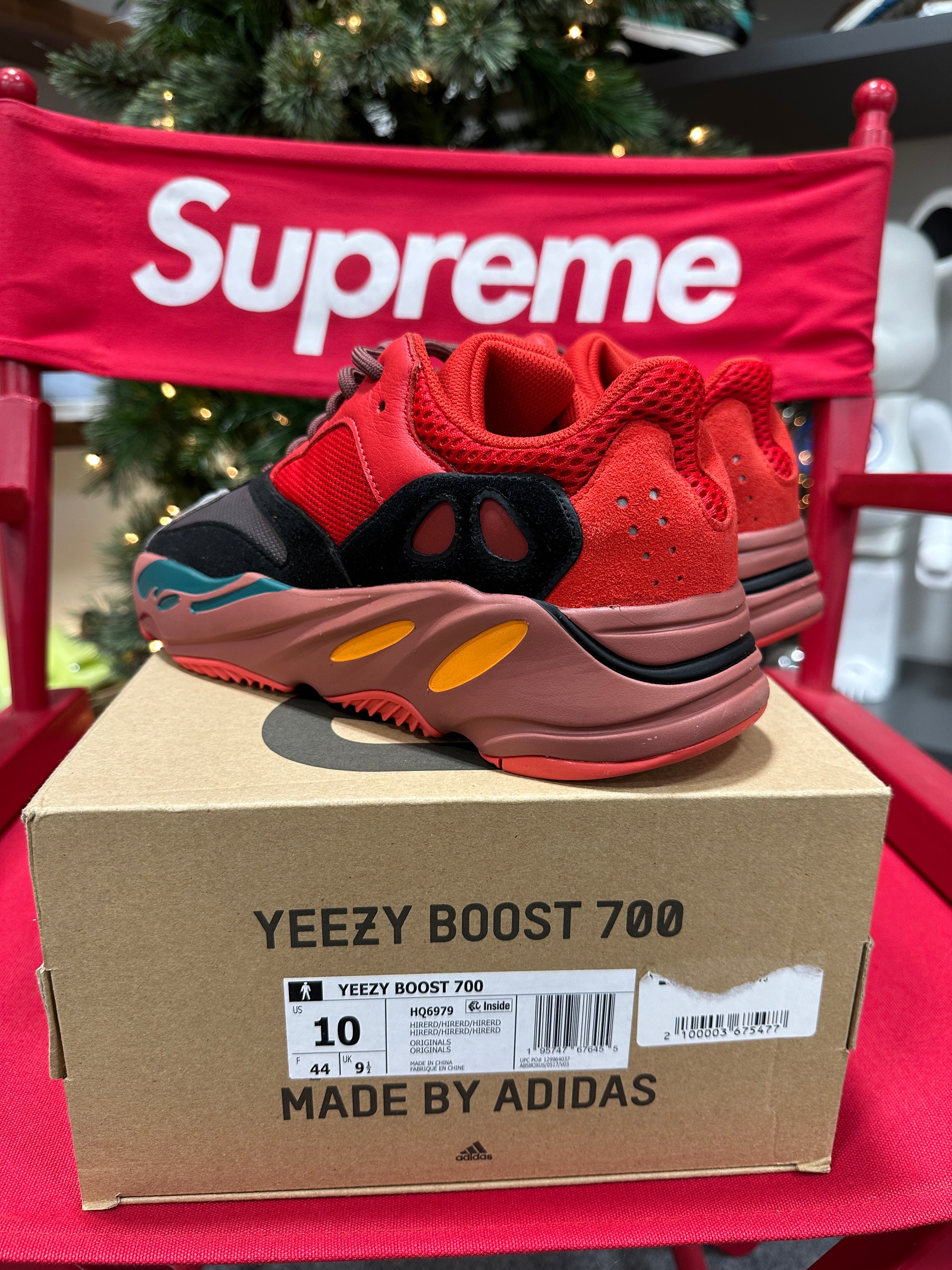 Yeezy 700 Hi-Res Red Sz 10