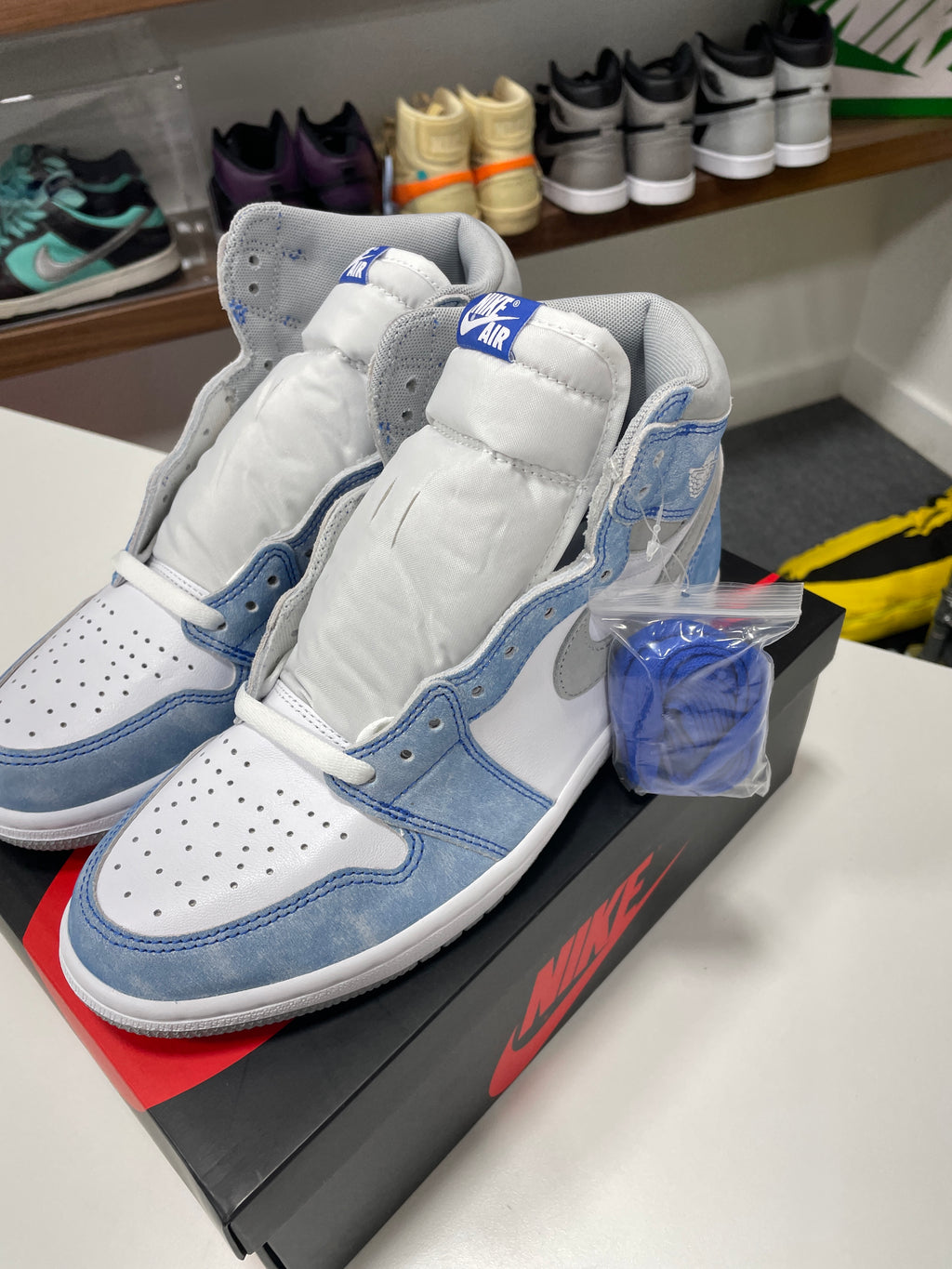 Jordan 1 Retro High Hyper Royal Sz 9.5