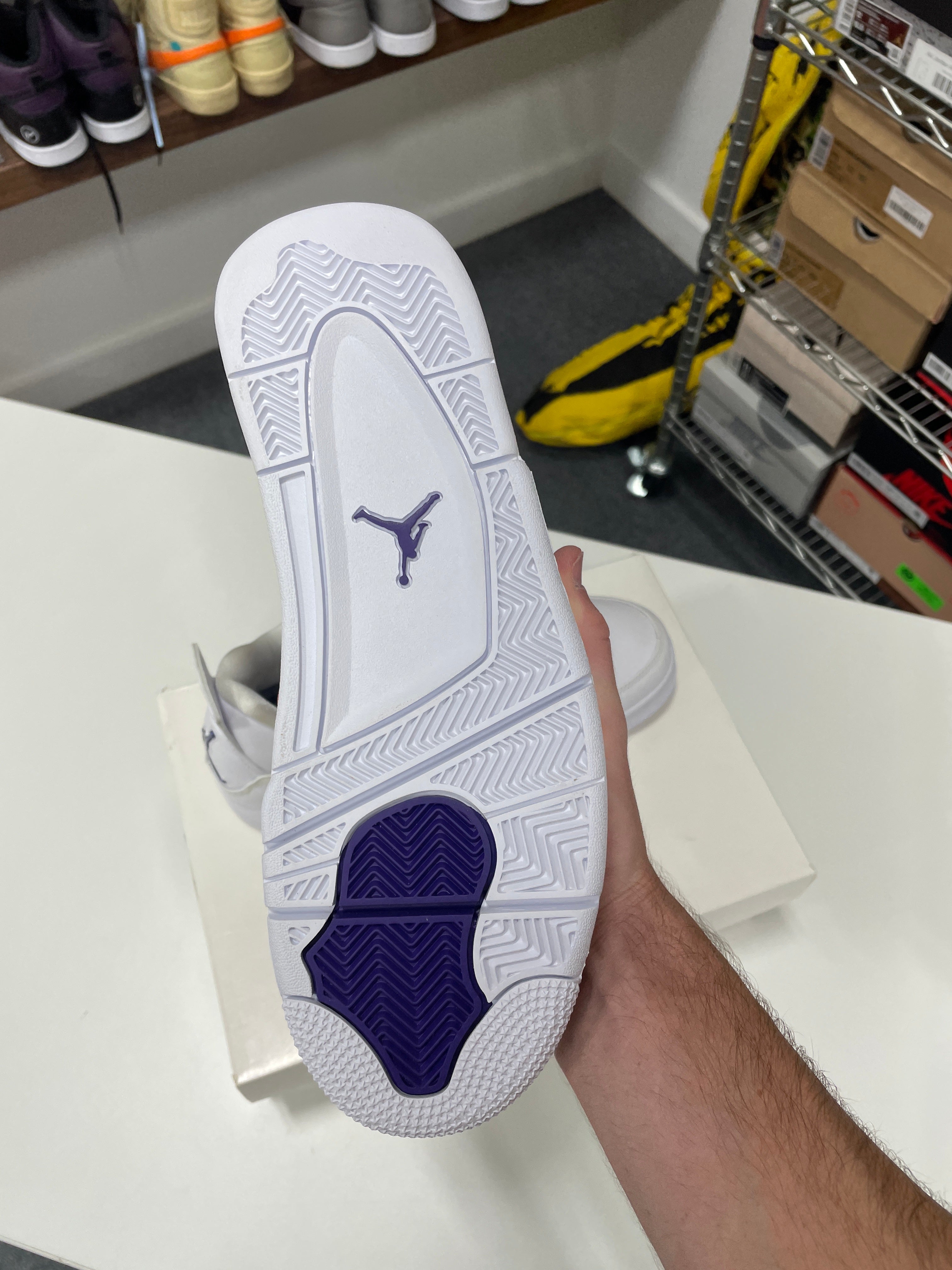 Jordan 4 Retro Metallic Purple Sz