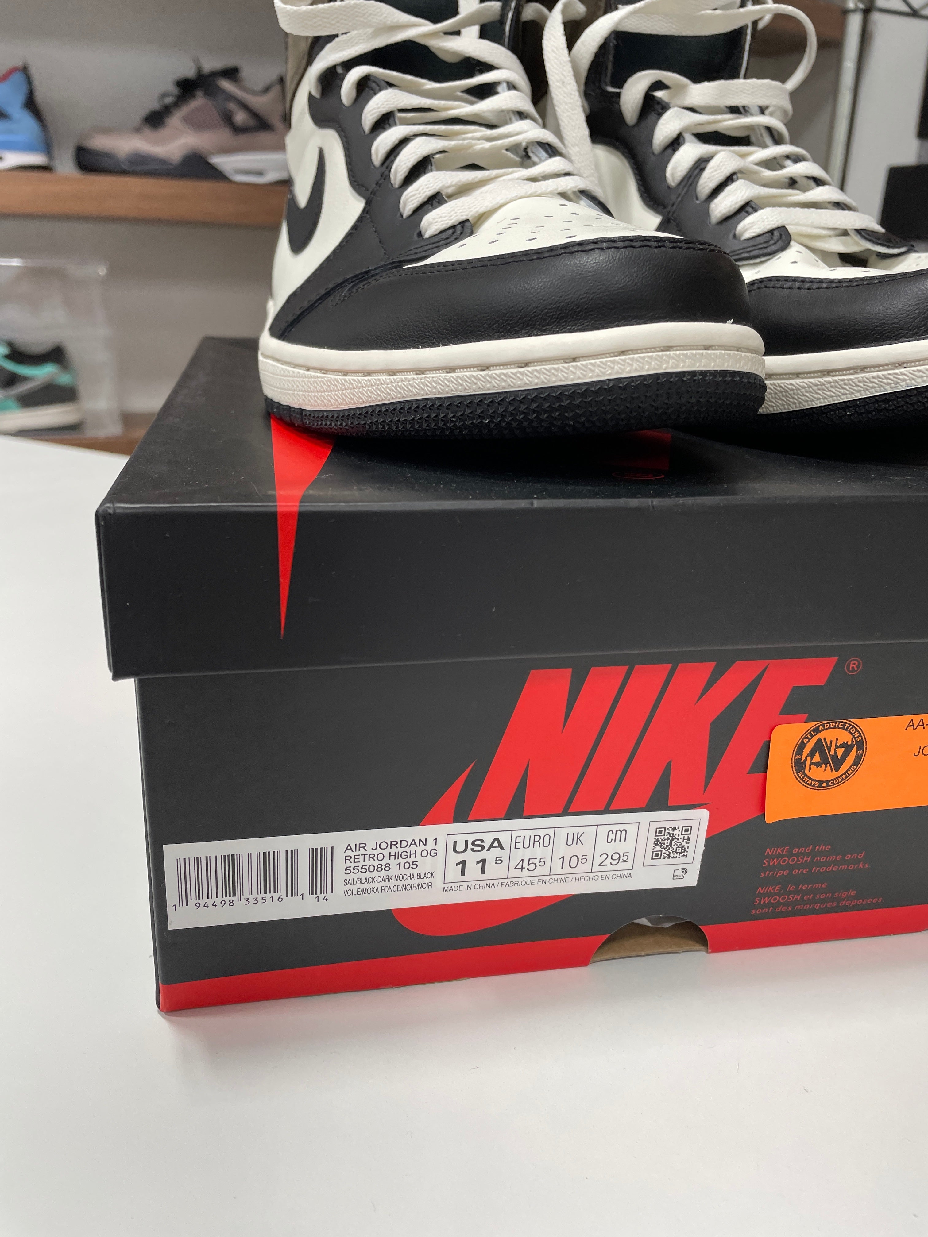 Jordan 1 Dark Mocha Size 11.5