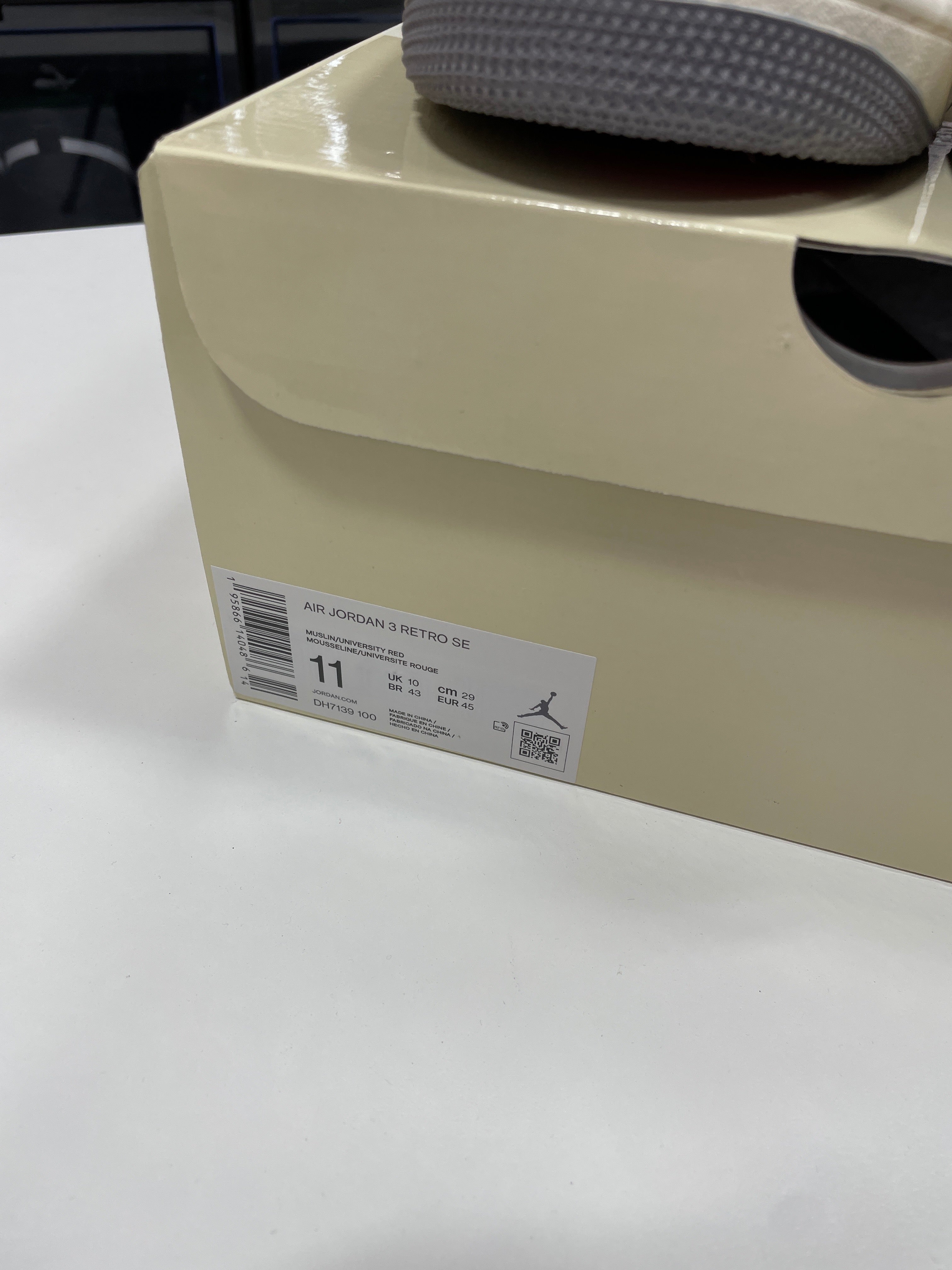 Jordan 3 Retro Muslin Sz 11