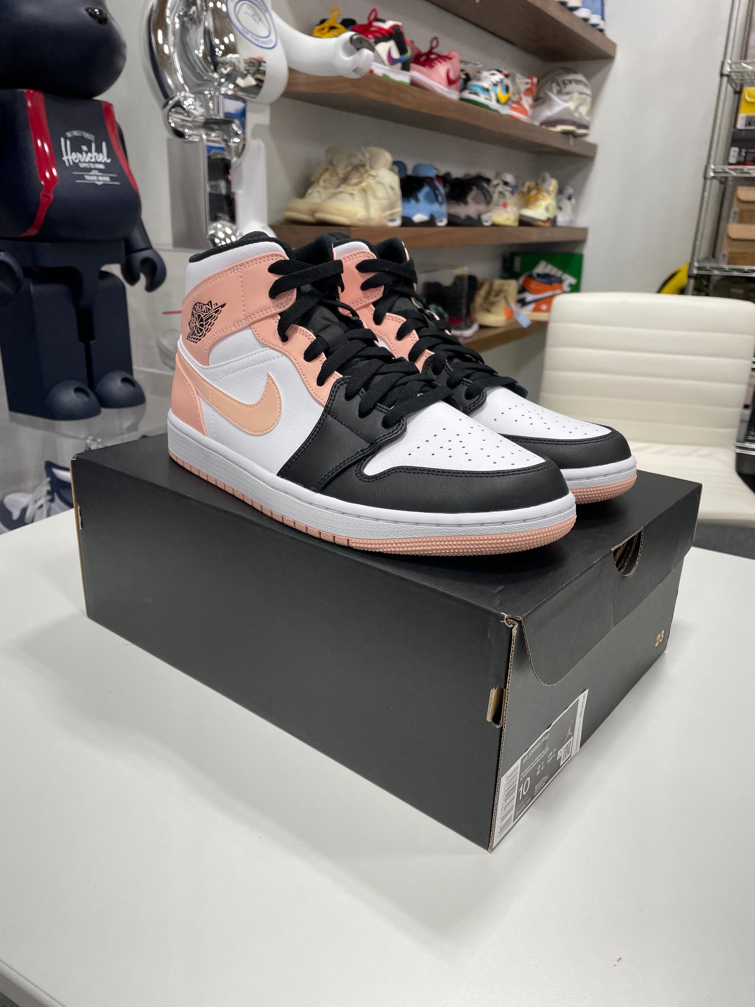 Jordan 1 Mid Arctic Orange Black Toe Sz 10