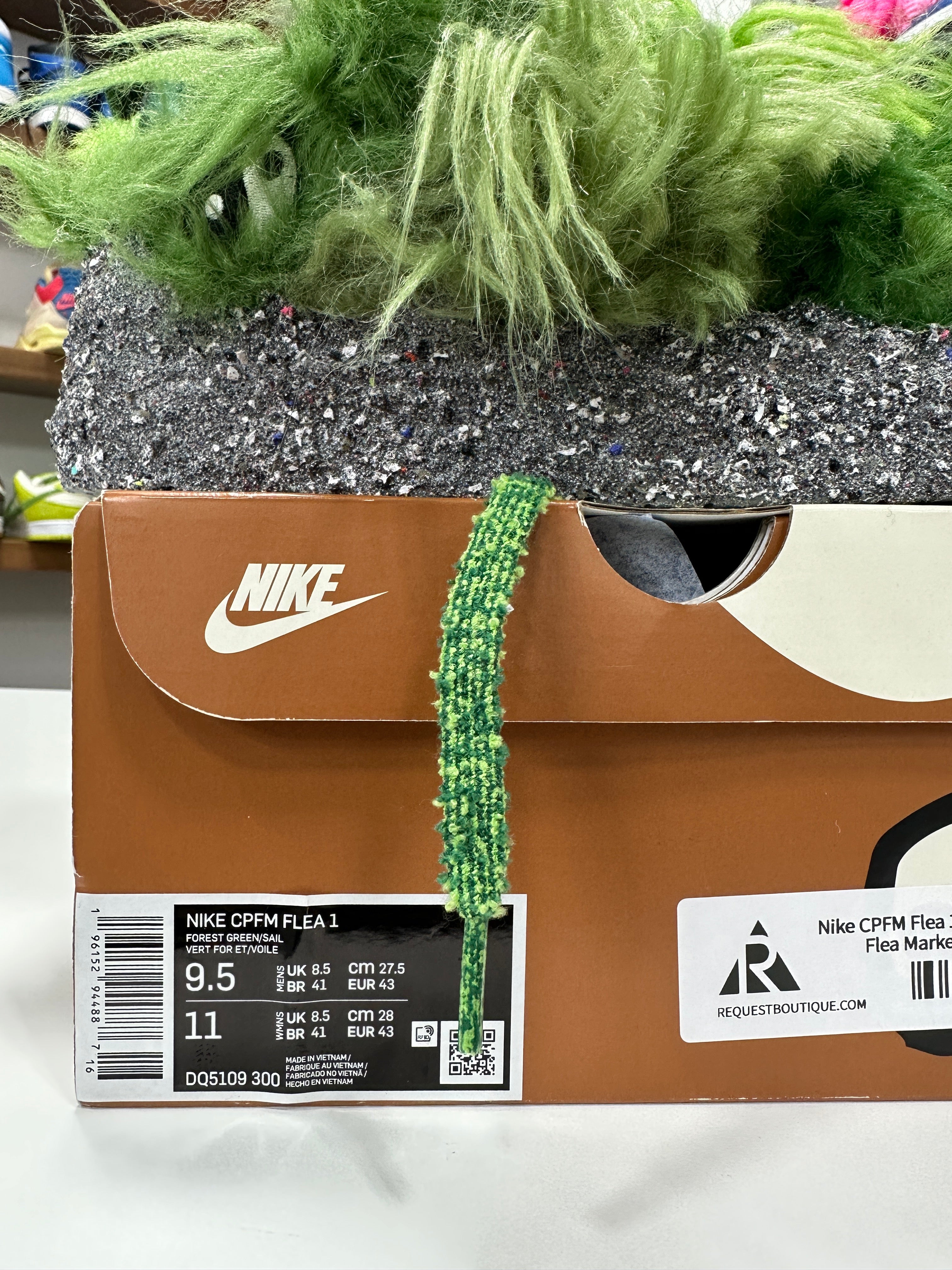 Nike Flea One Overgrown Sz 9.5