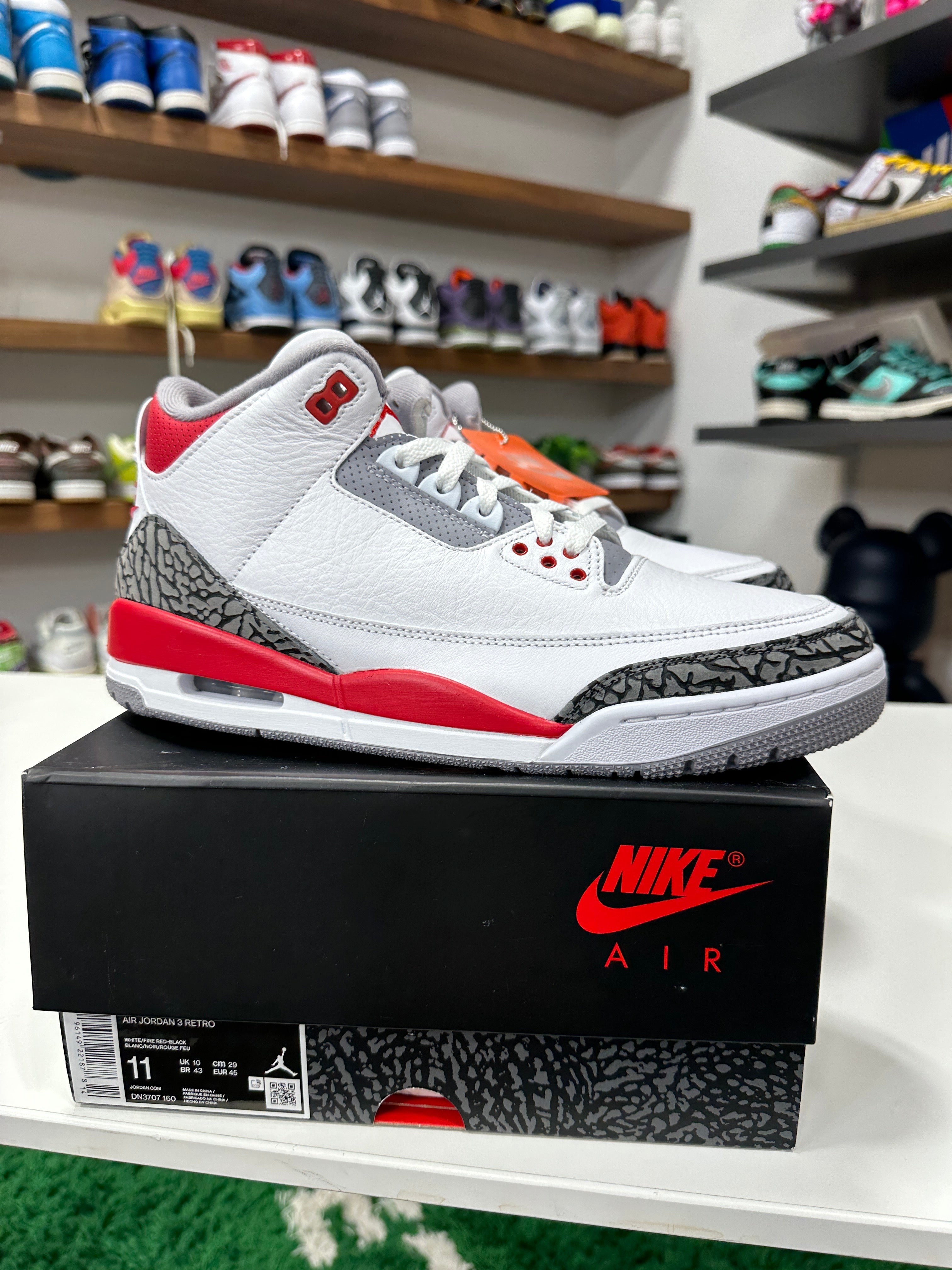Air Jordan 3 Fire Red Sz 11