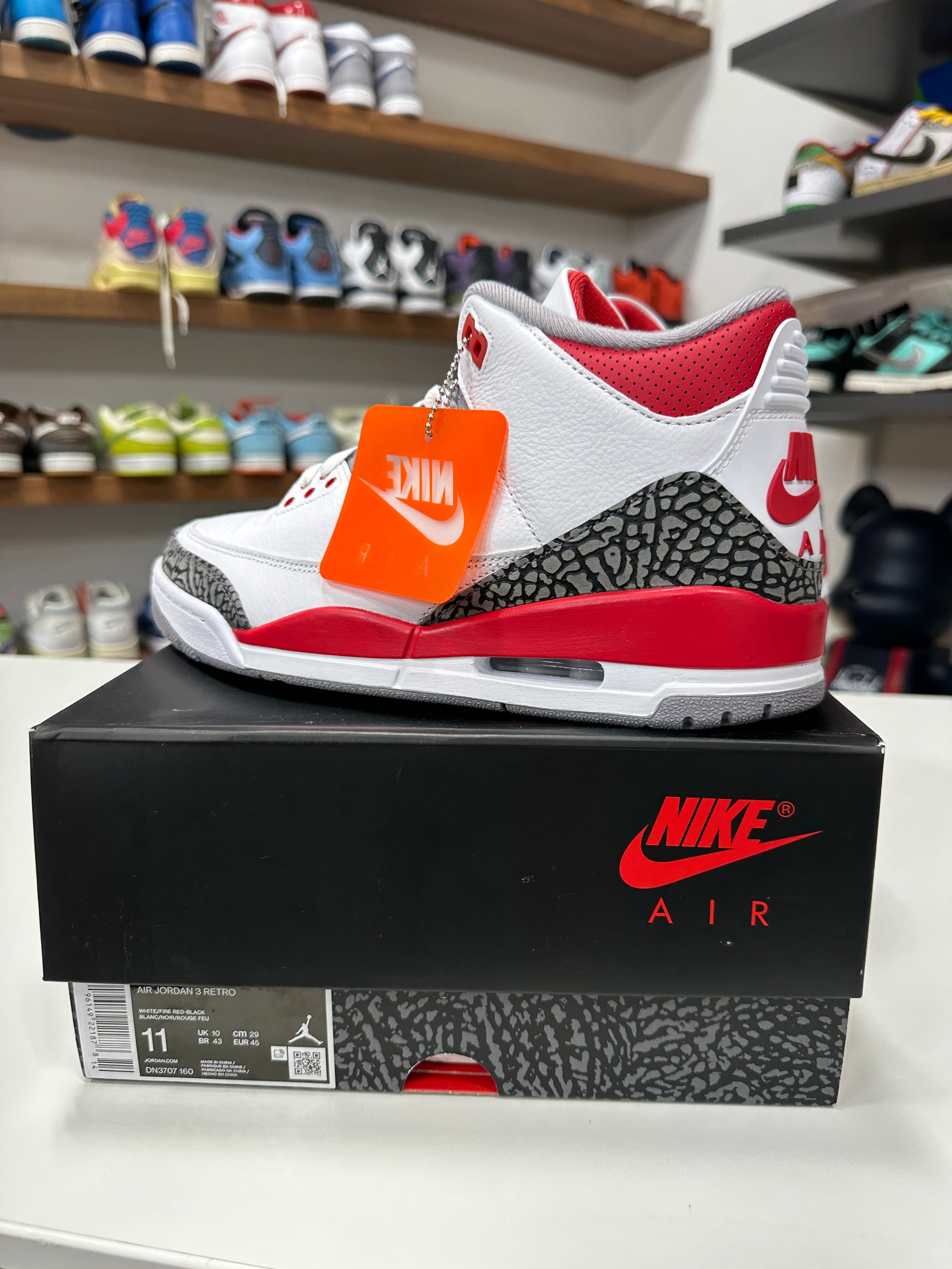 Air Jordan 3 Fire Red Sz 11