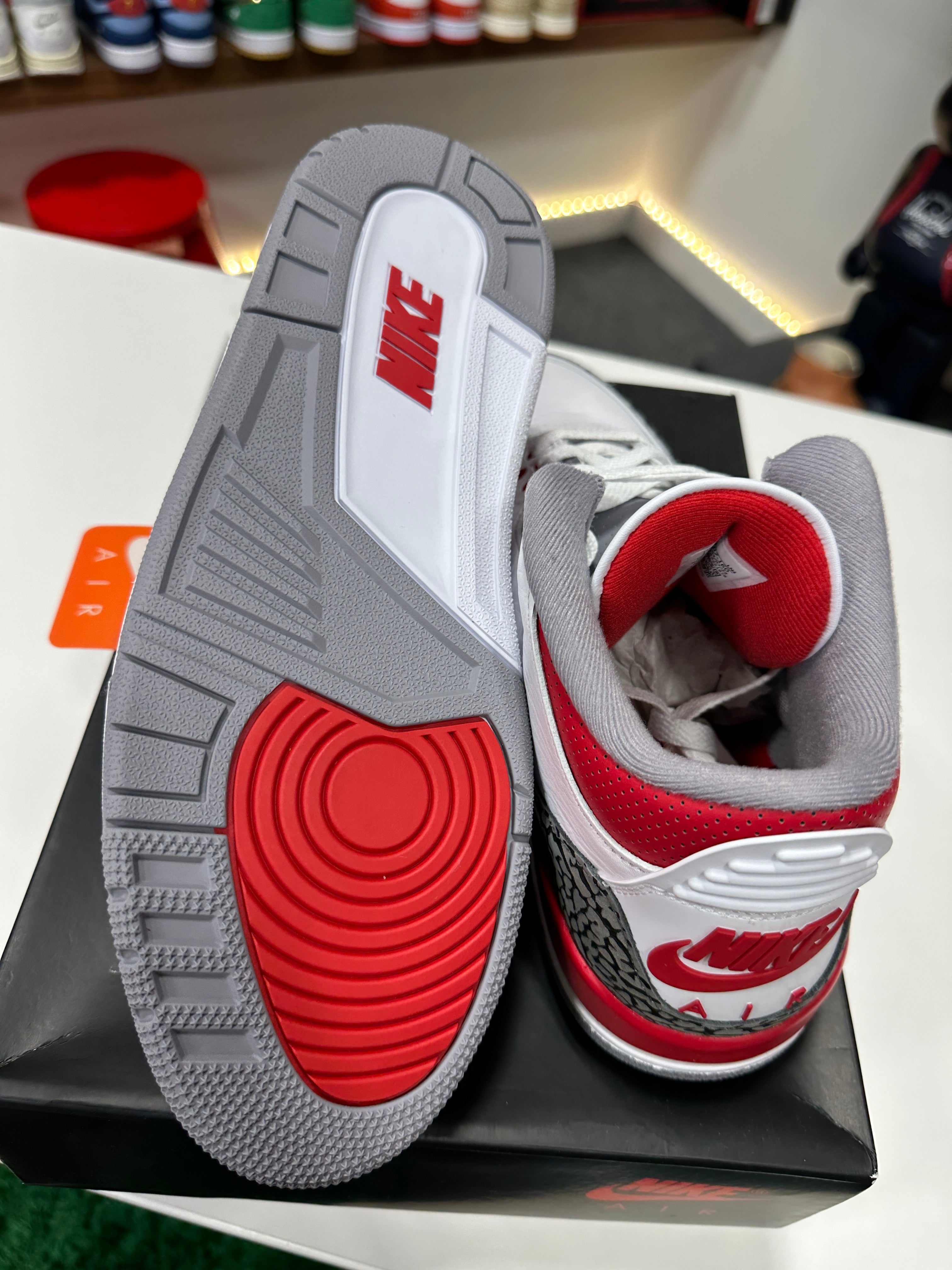 Air Jordan 3 Fire Red Sz 11