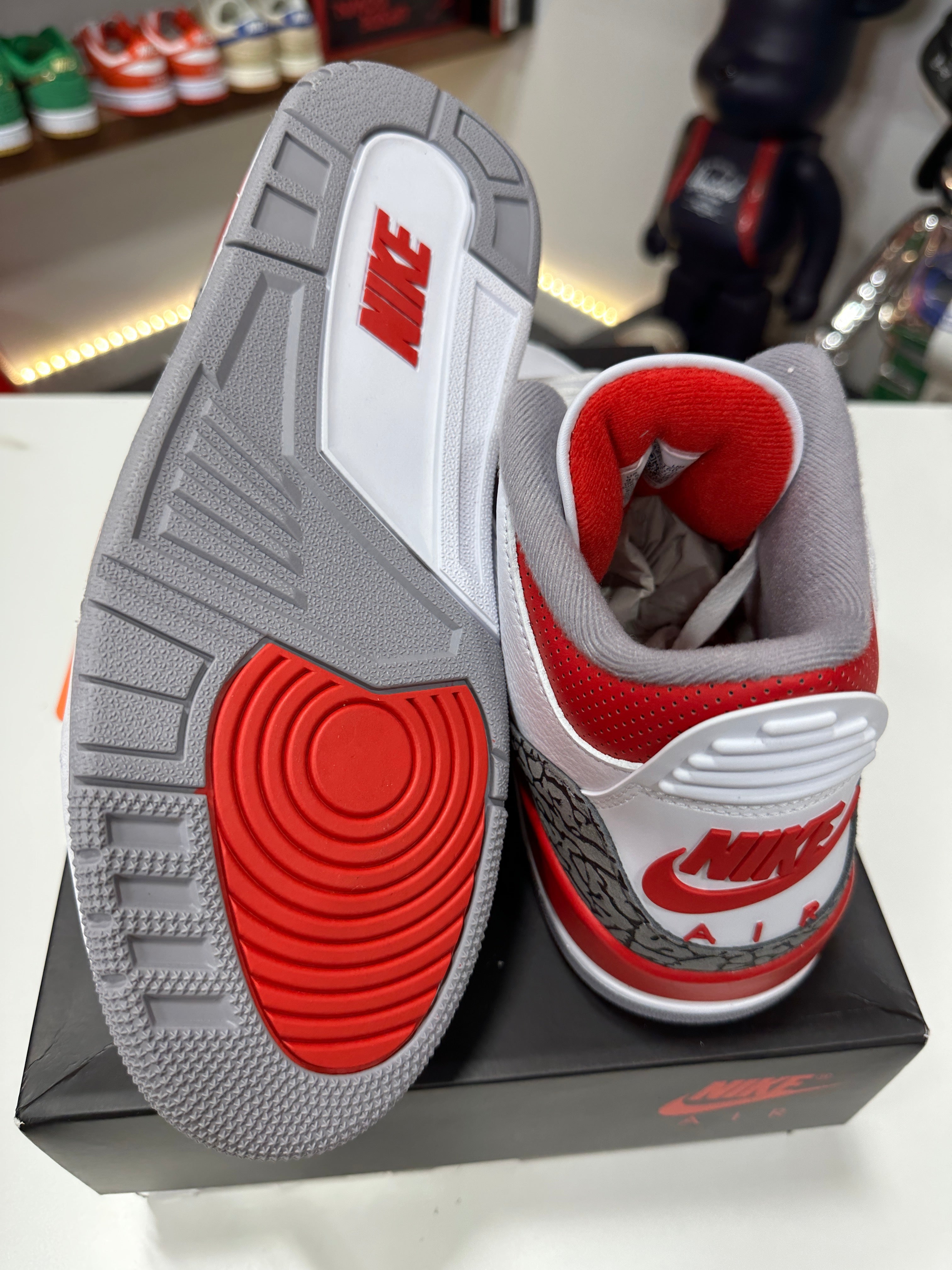 Air Jordan 3 Fire Red Sz 9.5