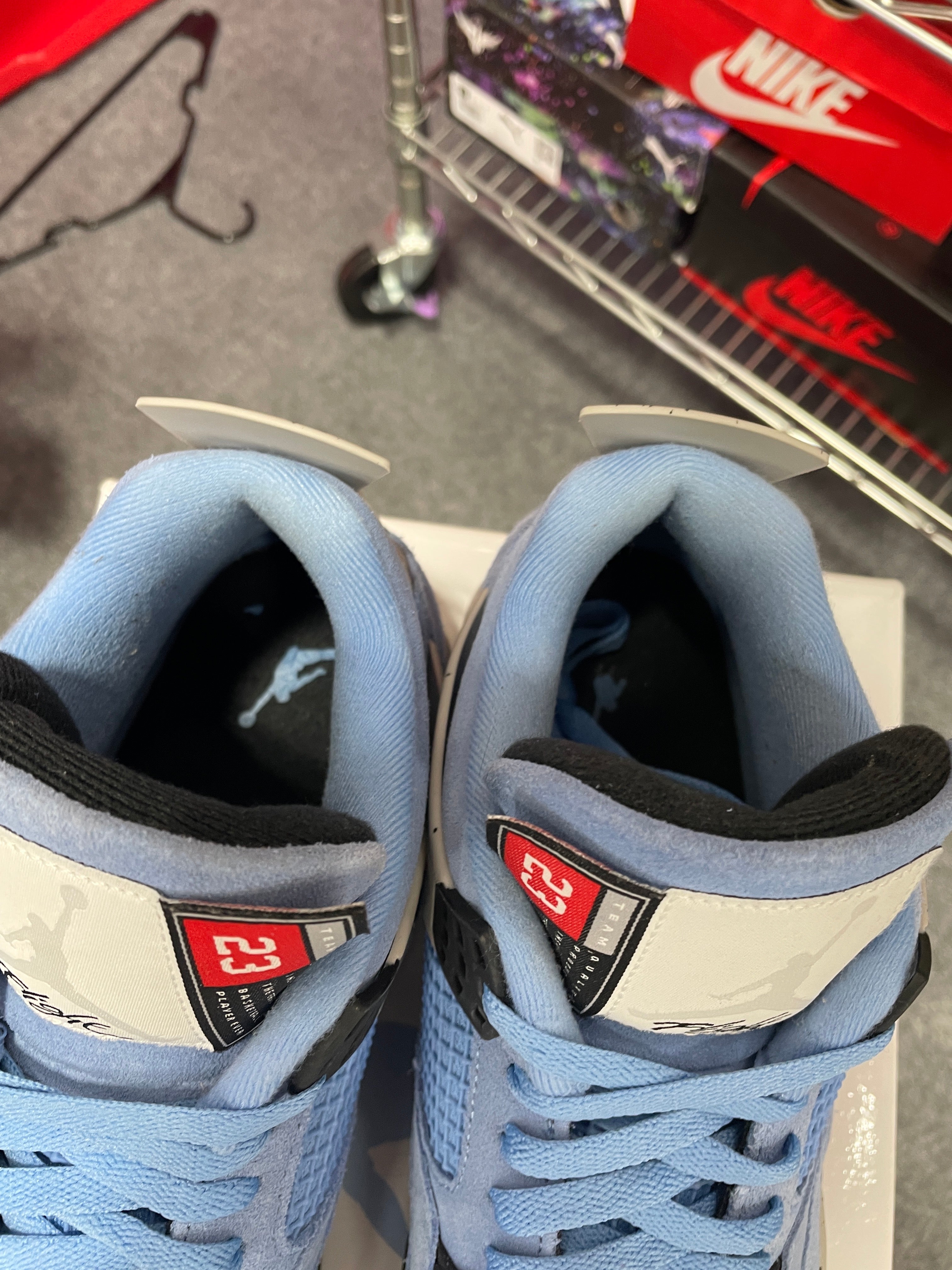 Jordan 4 Retro University Blue Sz 10.5 USED