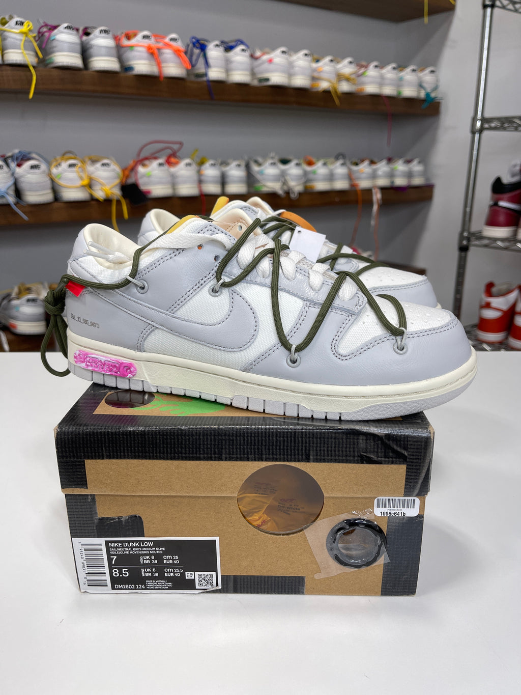 Nike Dunk Low Off-White Lot 22/50 - Sz 7