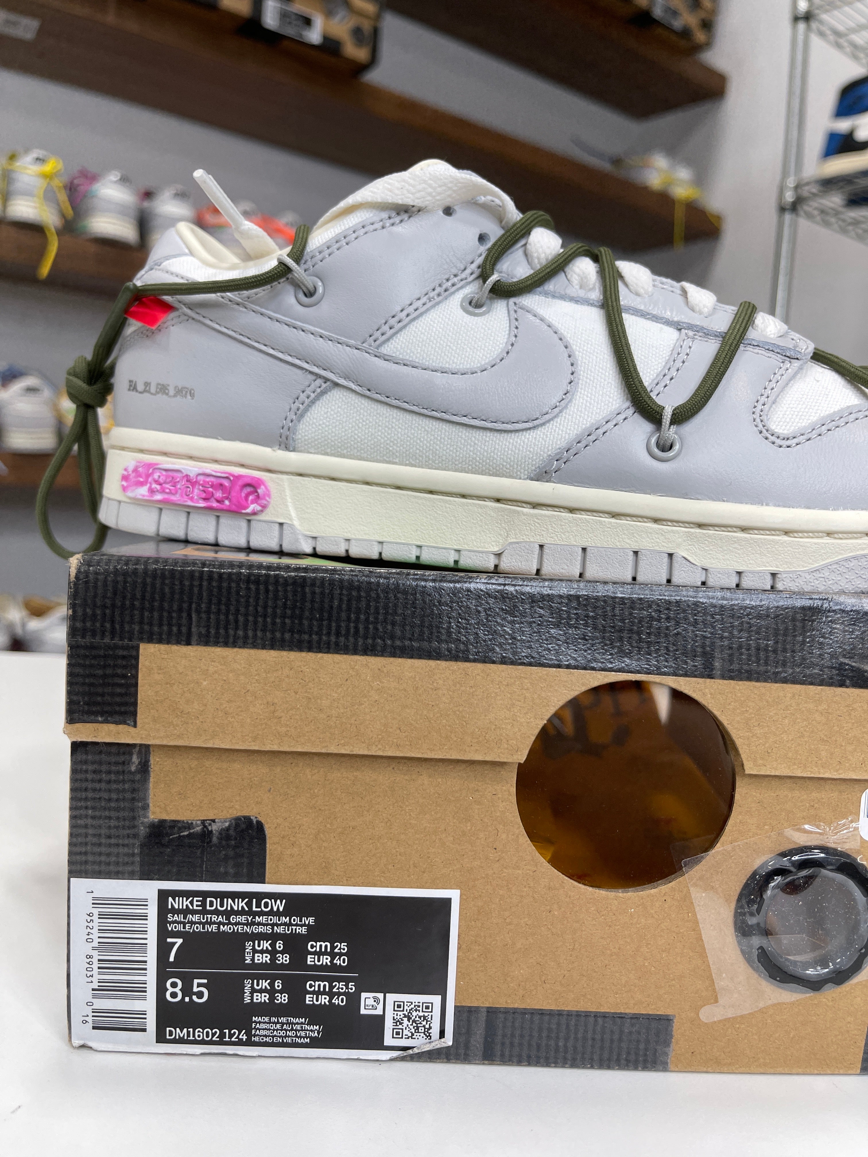 Nike Dunk Low Off-White Lot 22/50 - Sz 7