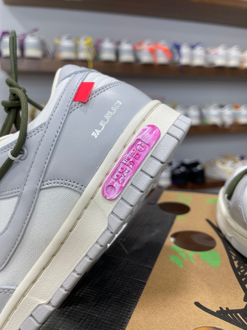 Nike Dunk Low Off-White Lot 22/50 - Sz 7
