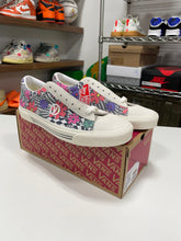 Load image into Gallery viewer, Vans Floral Sneakers Size 11
