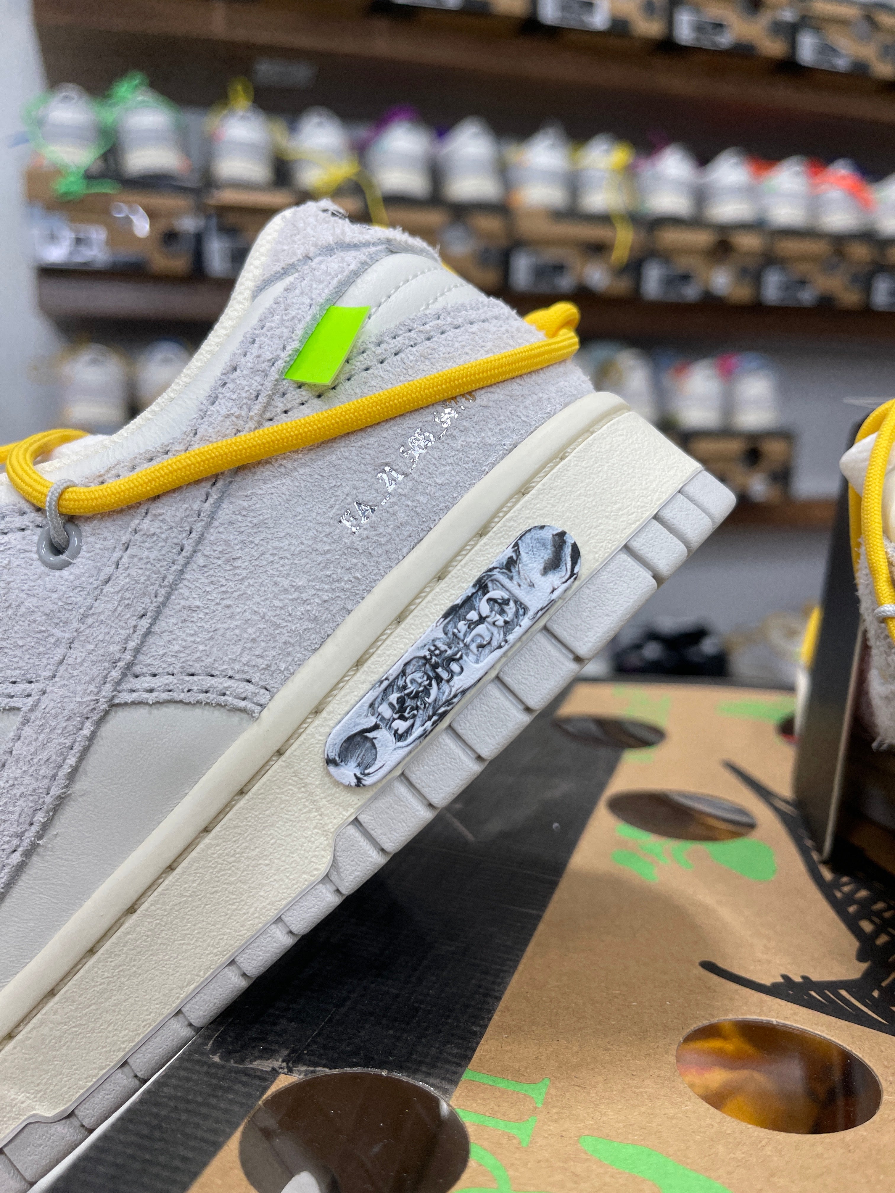 Nike Dunk Low Off-White Lot 39/50 - Sz 9