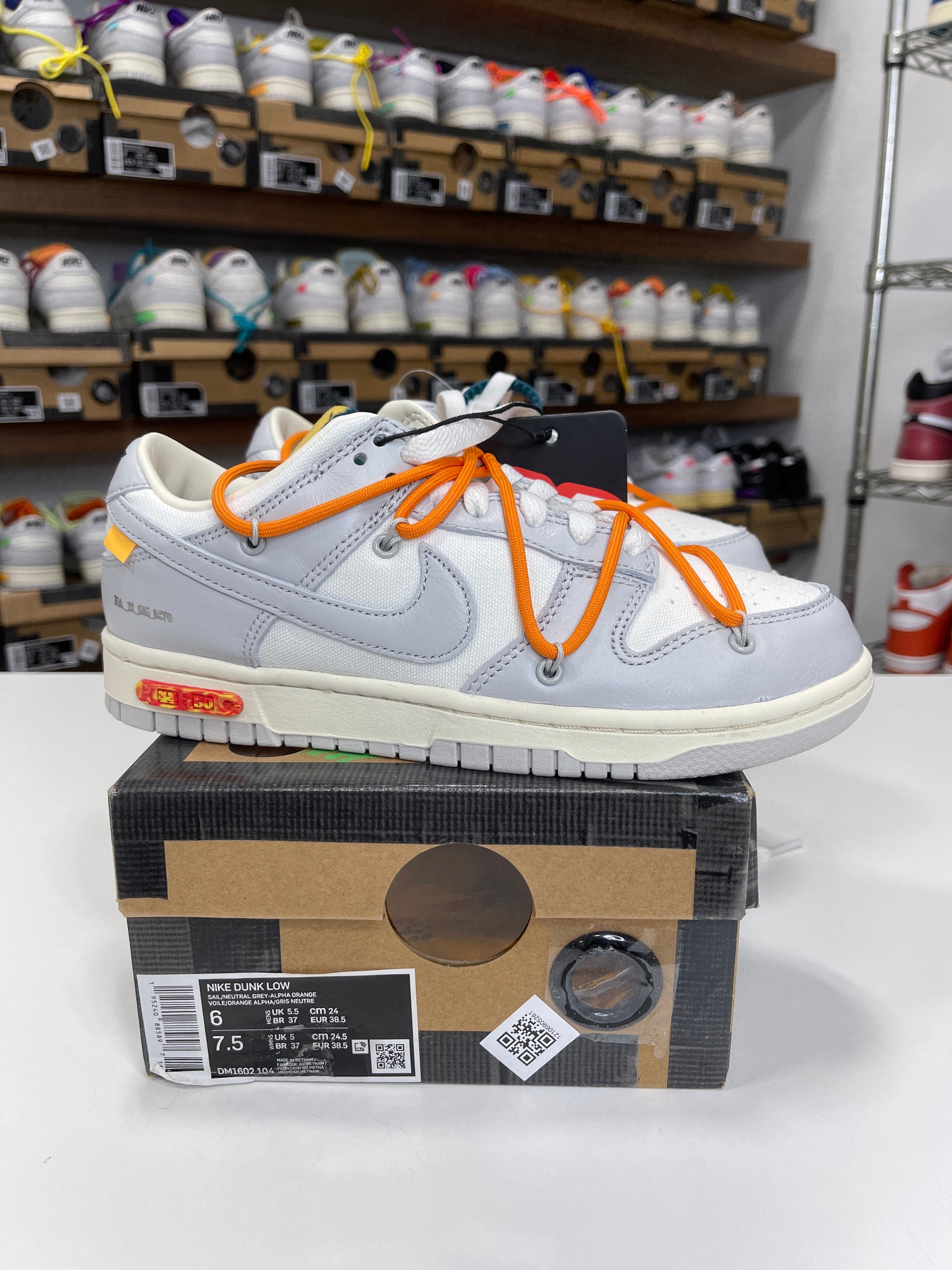Nike Dunk Low Off-White Lot 44/50 - Sz 6