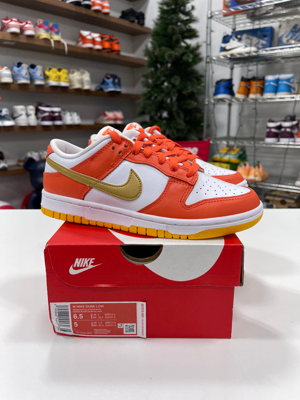 Wmns Nike Dunk Low "University Gold" Sz 6.5W