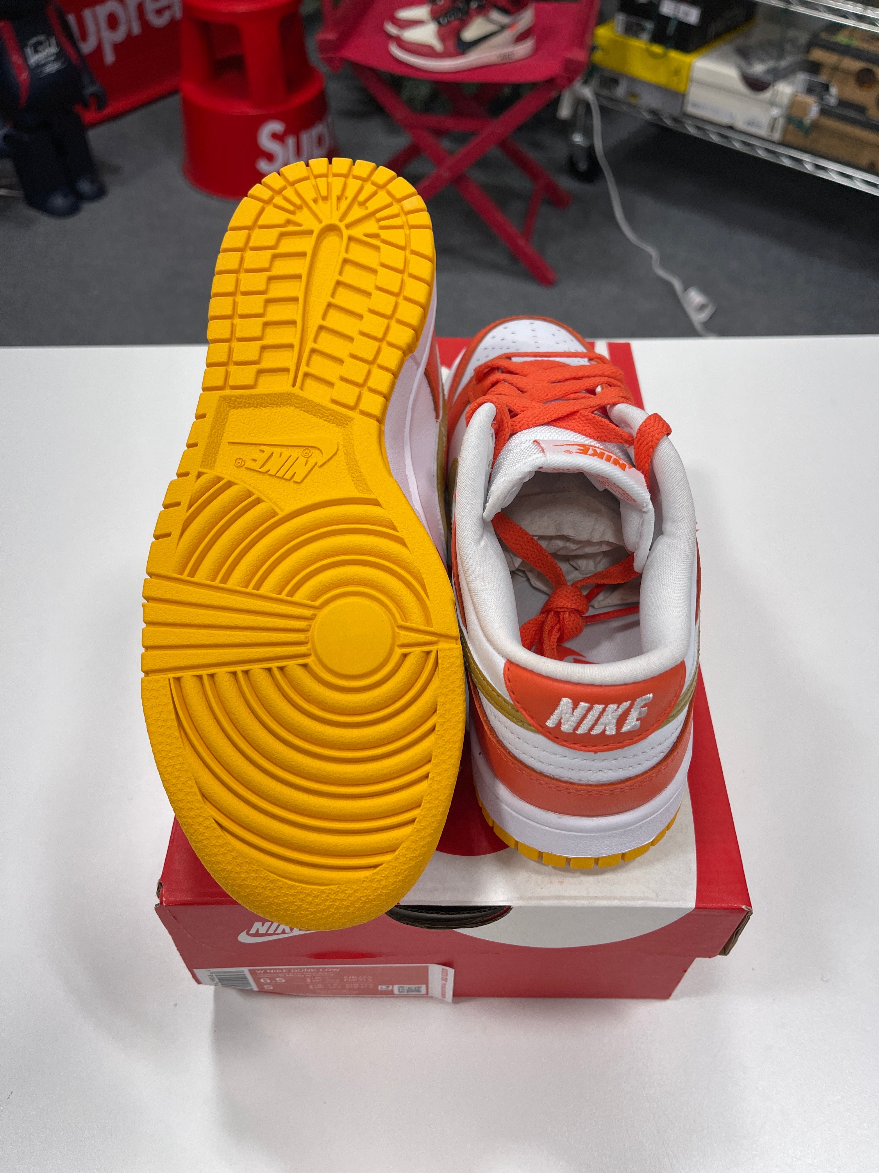 Wmns Nike Dunk Low "University Gold" Sz 6.5W