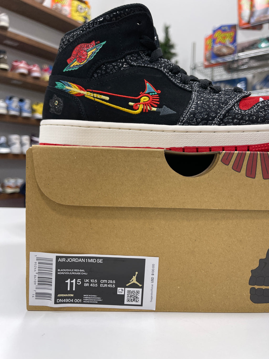 Air Jordan 1 Mid Siempre Familia Sz 11.5