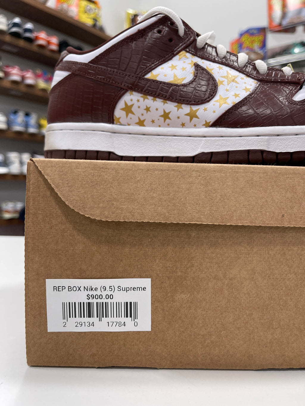 Nike SB Dunk Low Supreme Sz 9.5 Rep Box